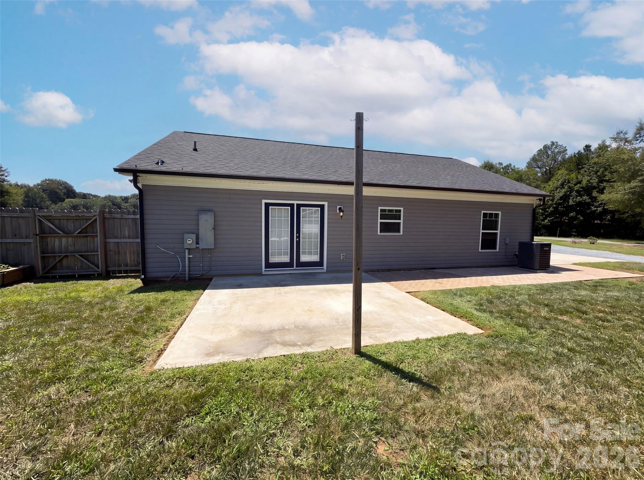 7825 Medlin Road Property Photo 5
