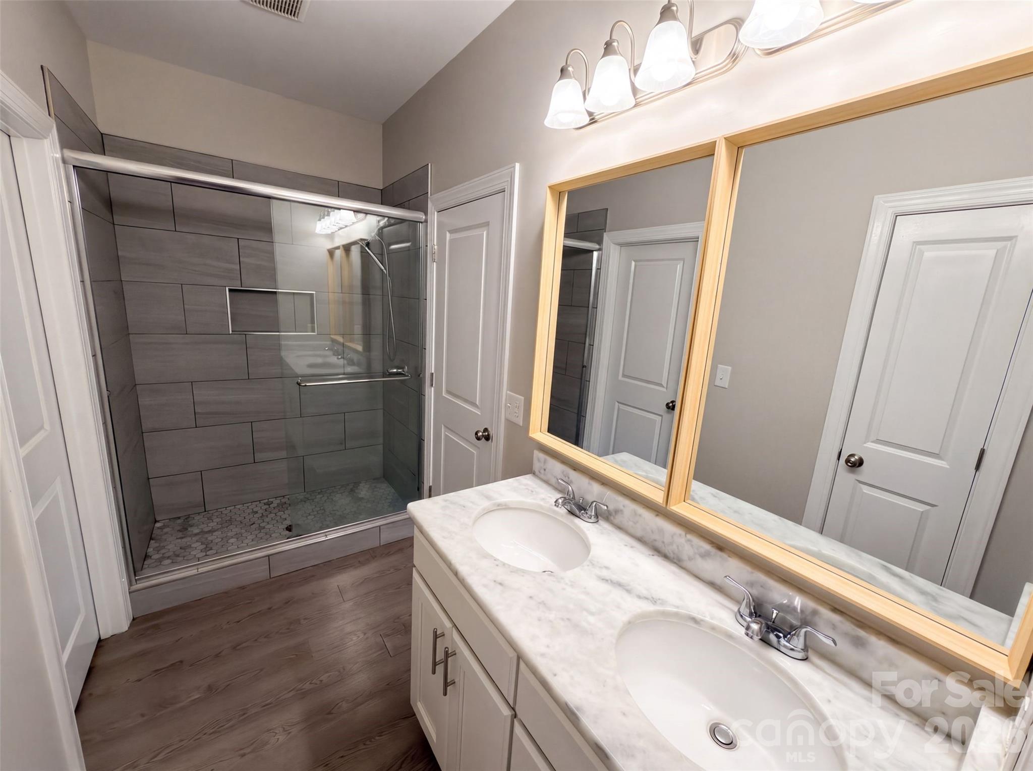 7825 Medlin Road Property Photo 12