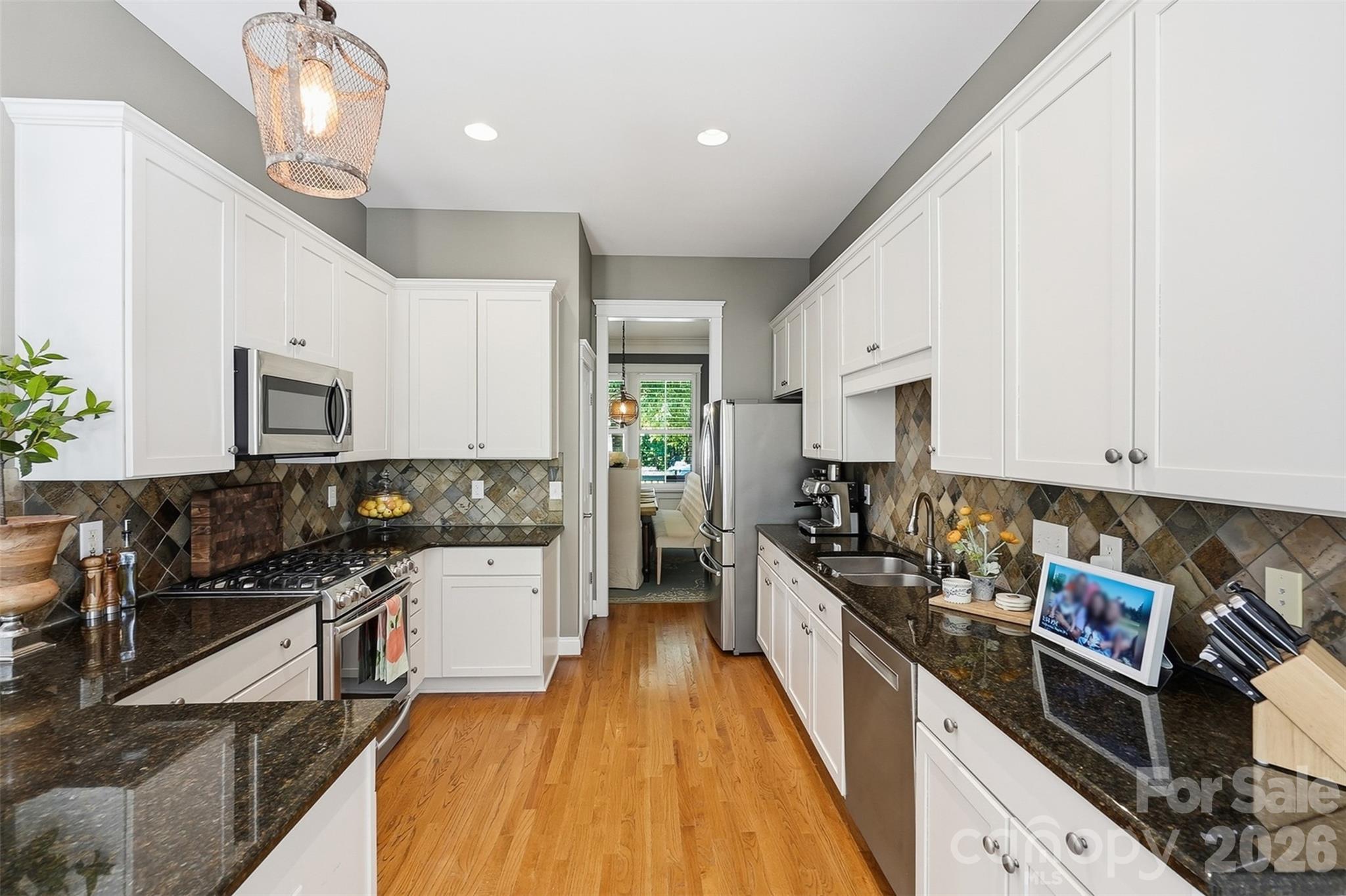 4843 Milford Way Property Photo 10
