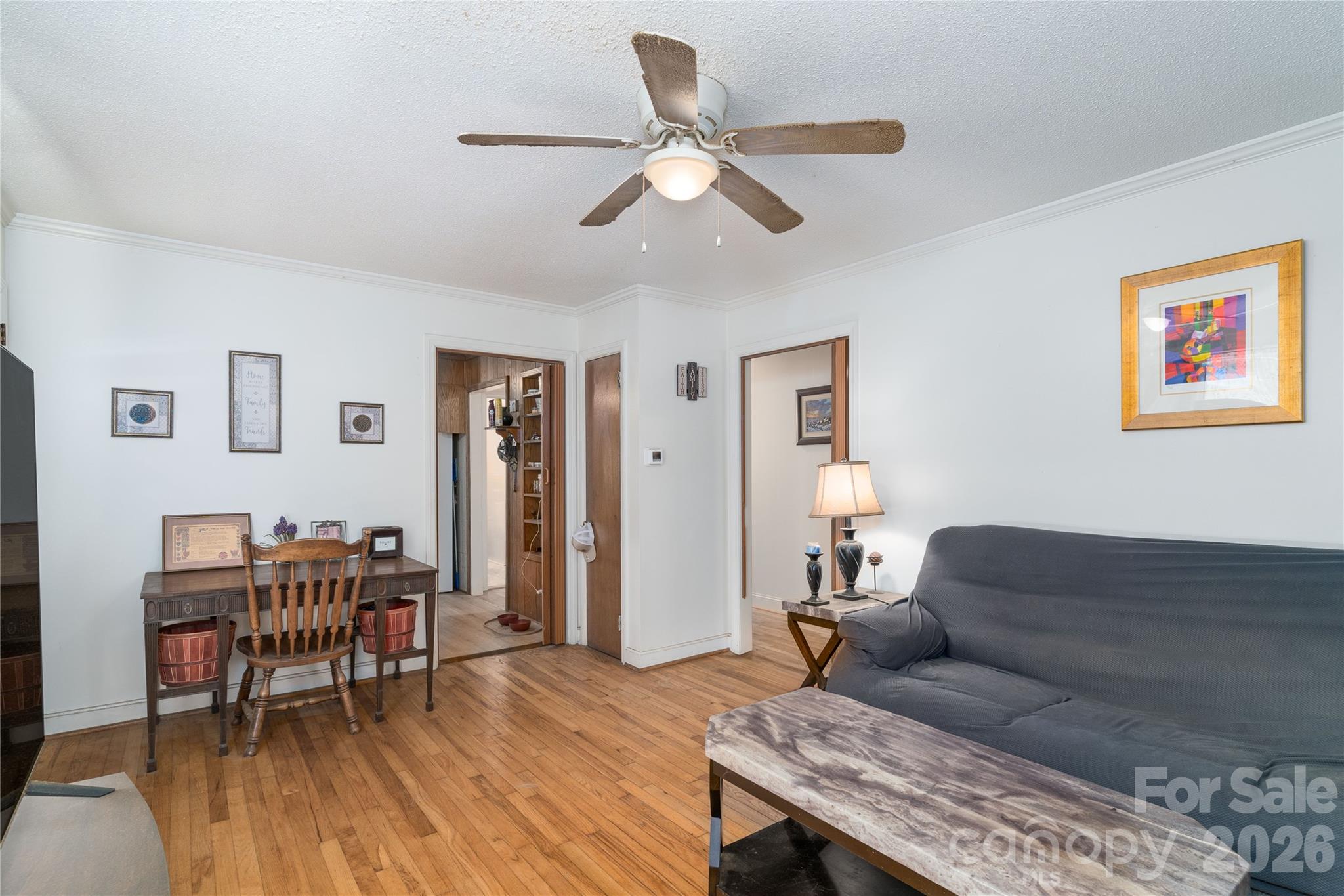 527 Washington Lane Property Photo 7