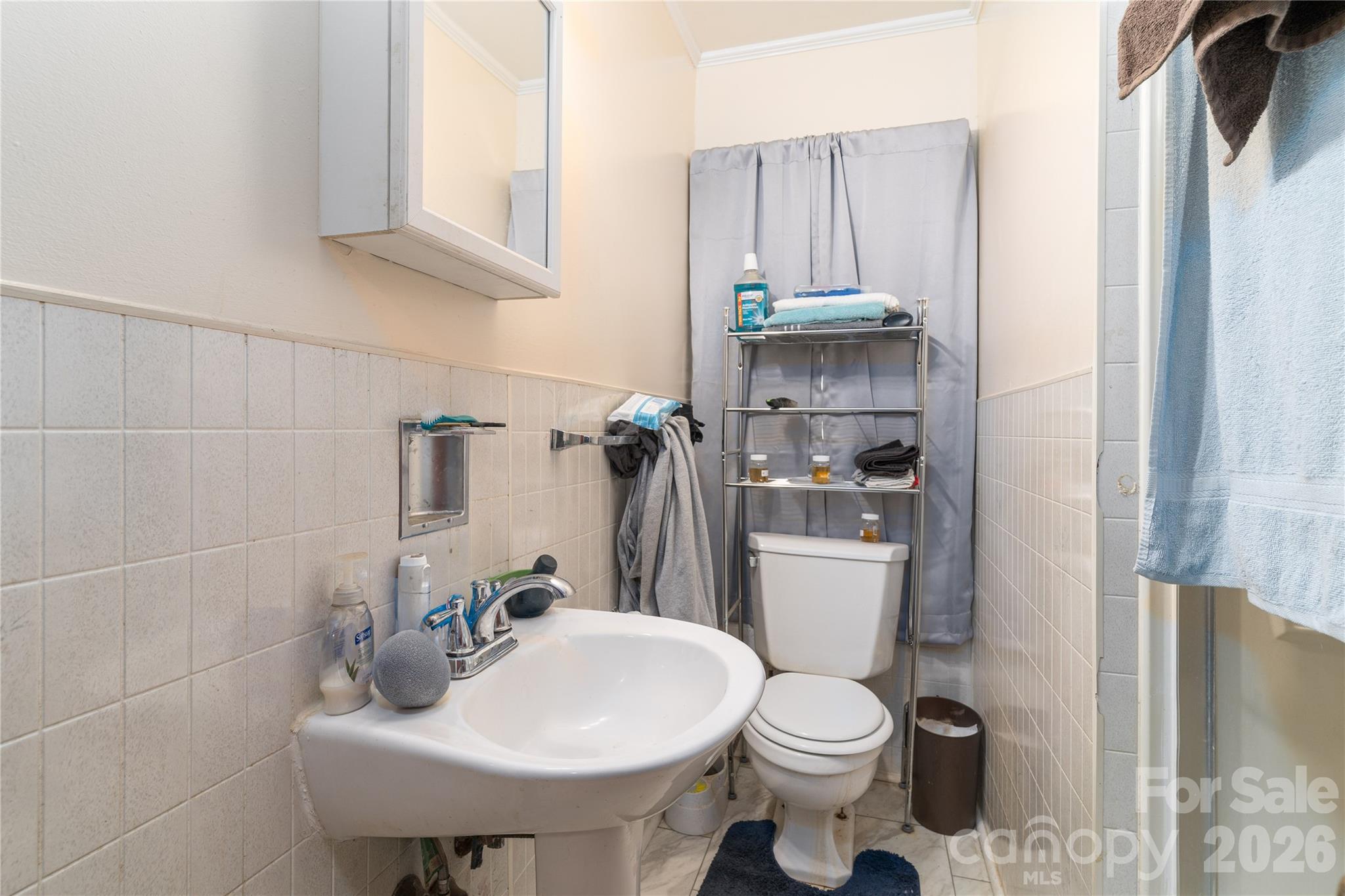 527 Washington Lane Property Photo 15