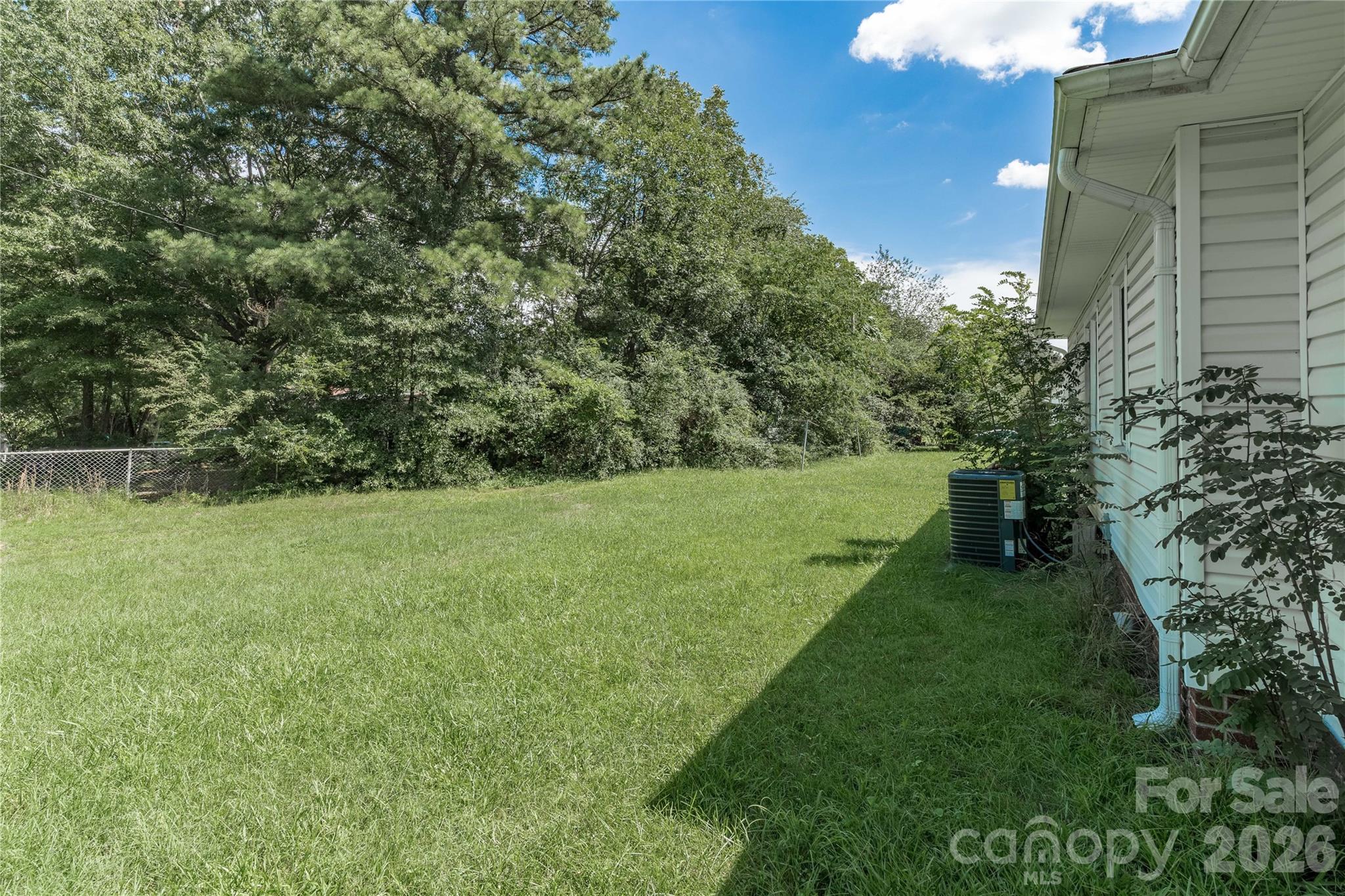 527 Washington Lane Property Photo 17