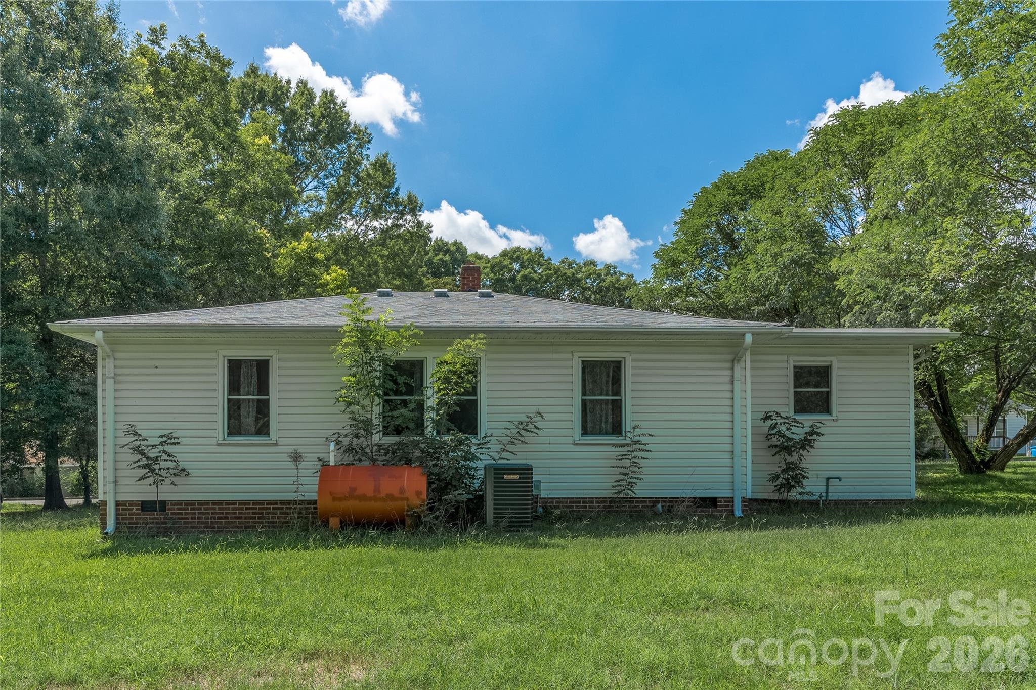 527 Washington Lane Property Photo 18