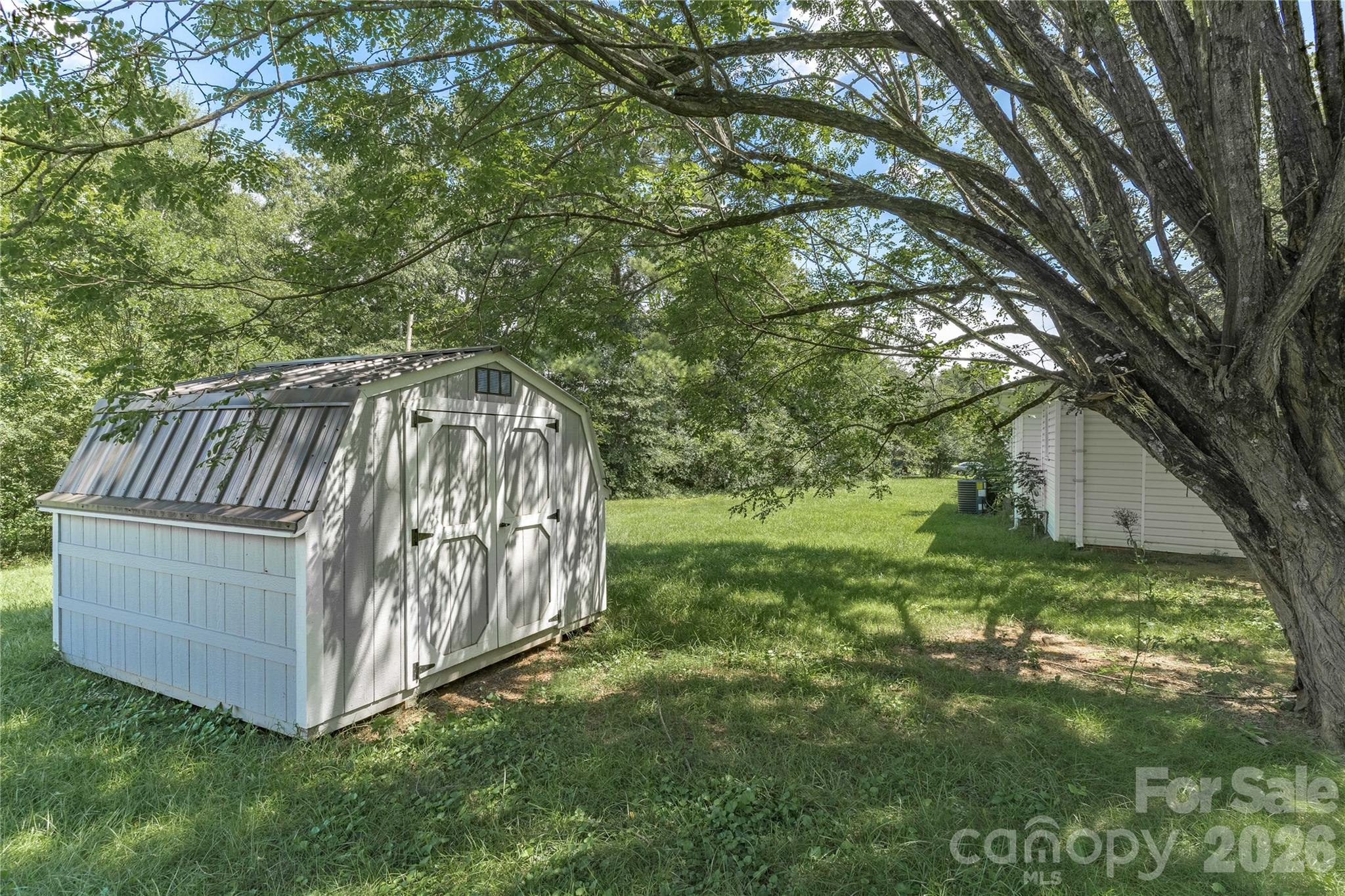 527 Washington Lane Property Photo 20