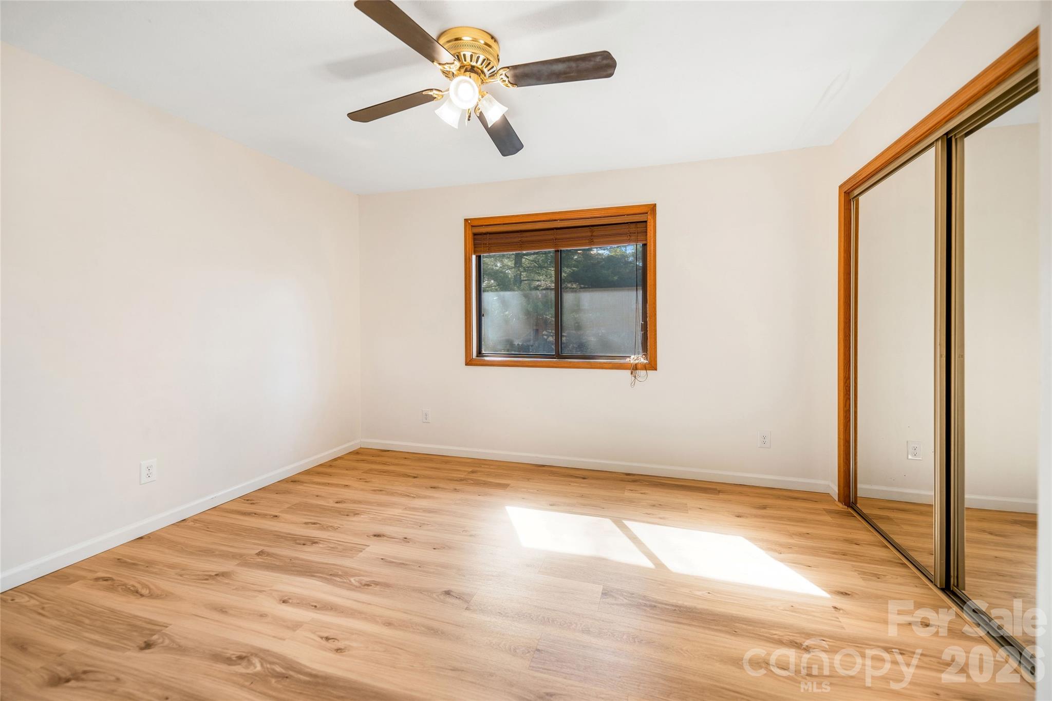 521 Courtwood Lane 8 Property Photo 11