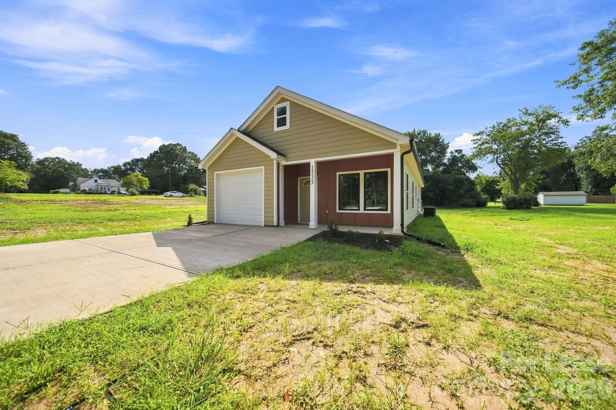 1533 S Battleground Avenue Property Photo 2