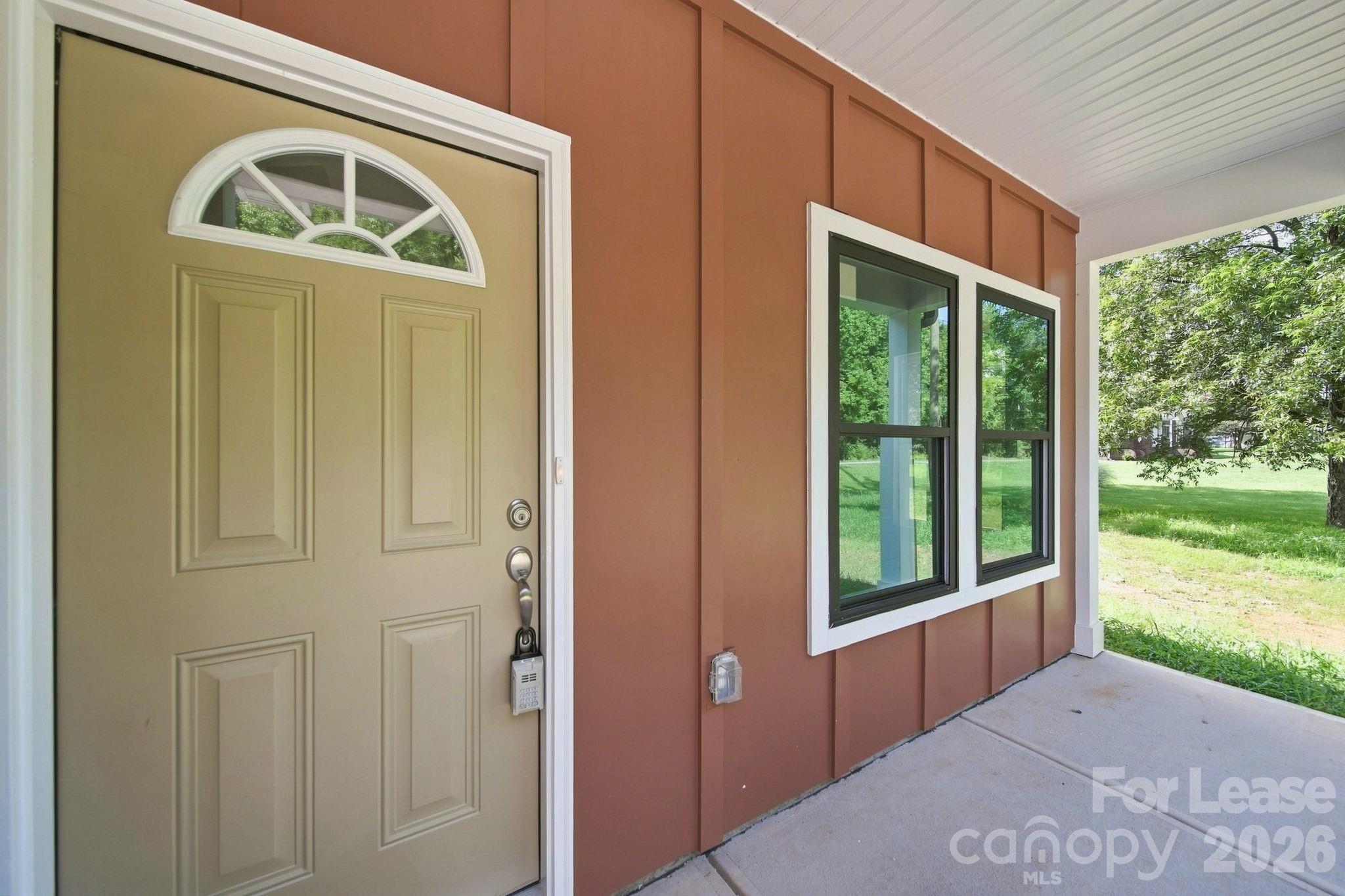 1533 S Battleground Avenue Property Photo 3