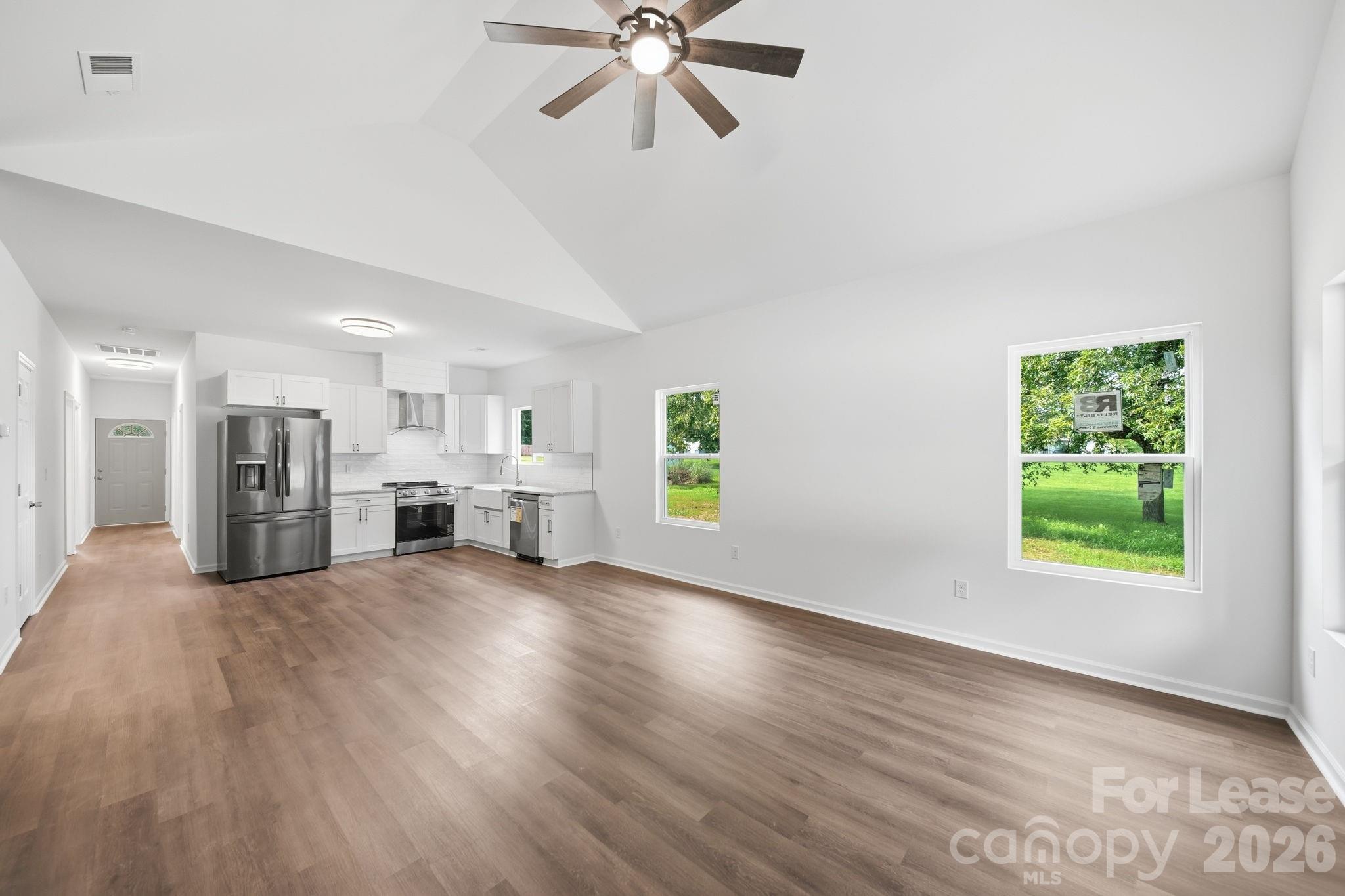 1533 S Battleground Avenue Property Photo 4