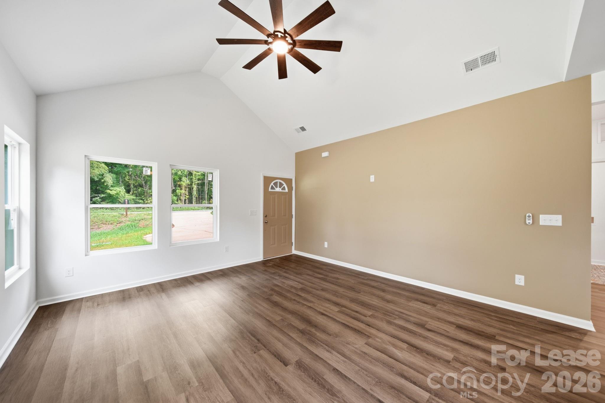 1533 S Battleground Avenue Property Photo 6