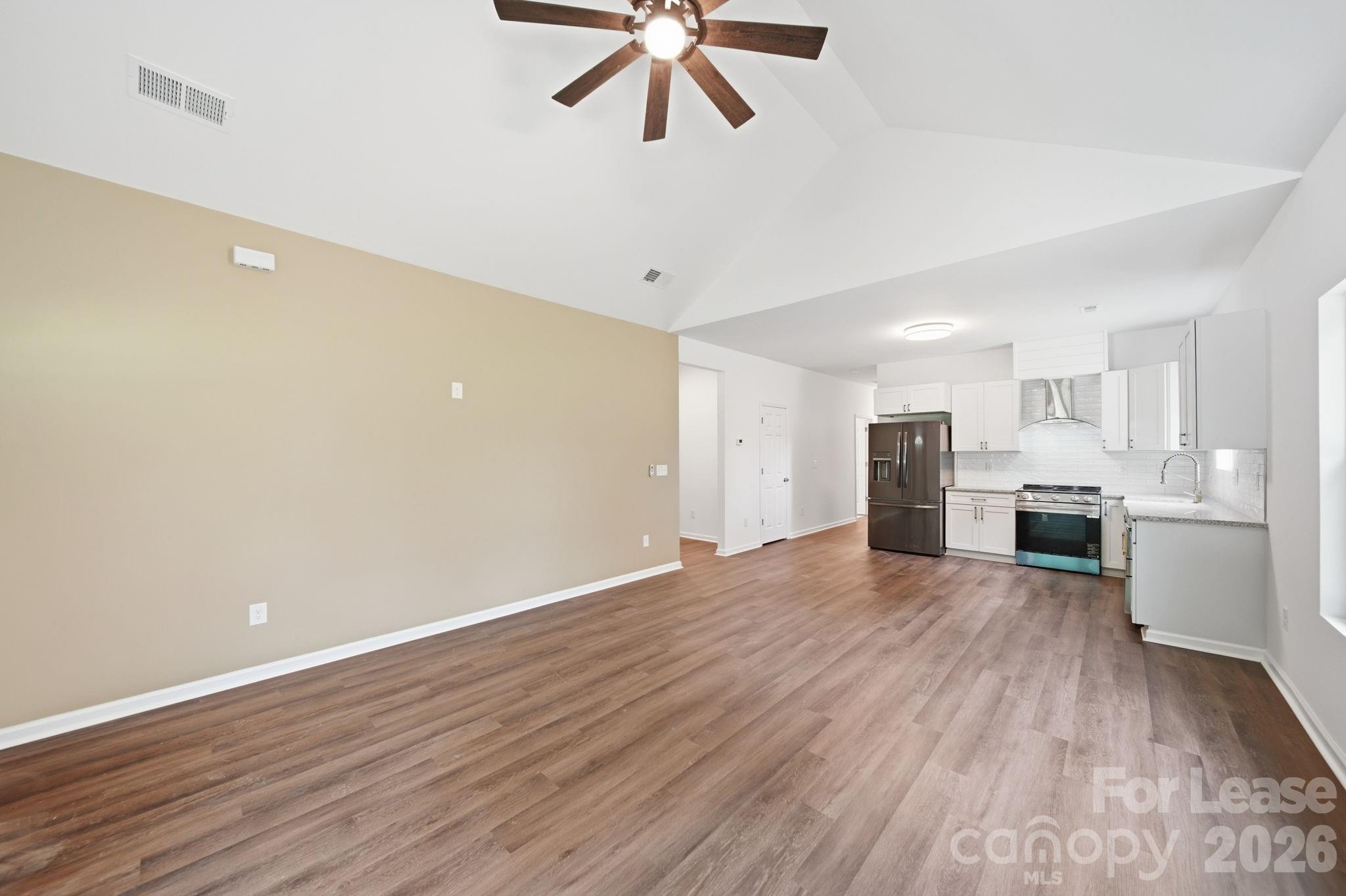 1533 S Battleground Avenue Property Photo 7