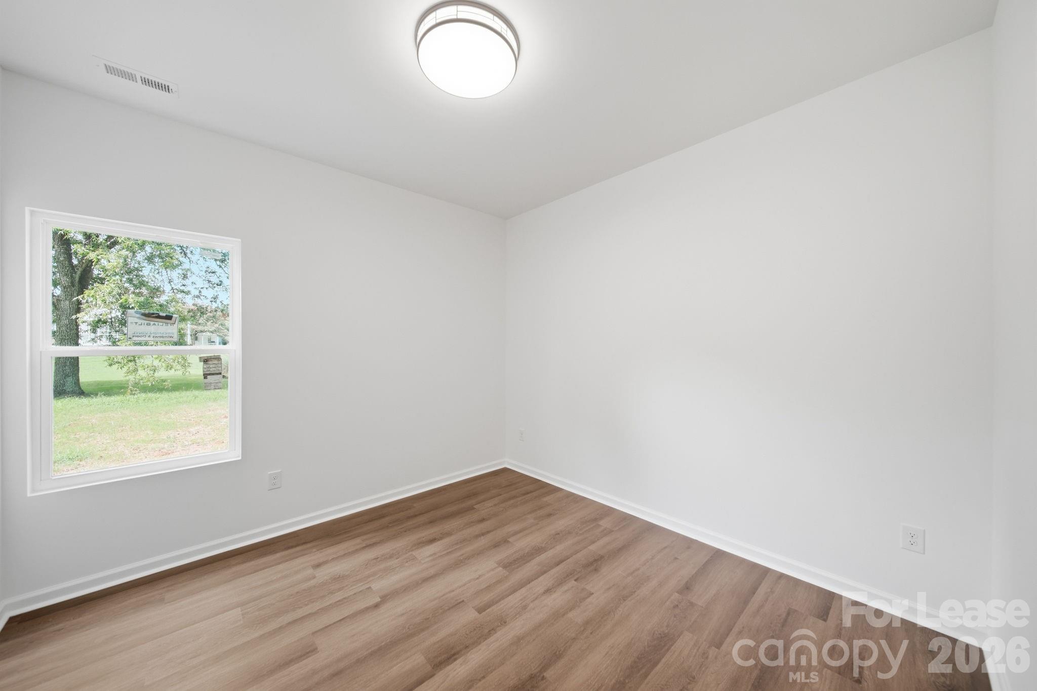 1533 S Battleground Avenue Property Photo 14