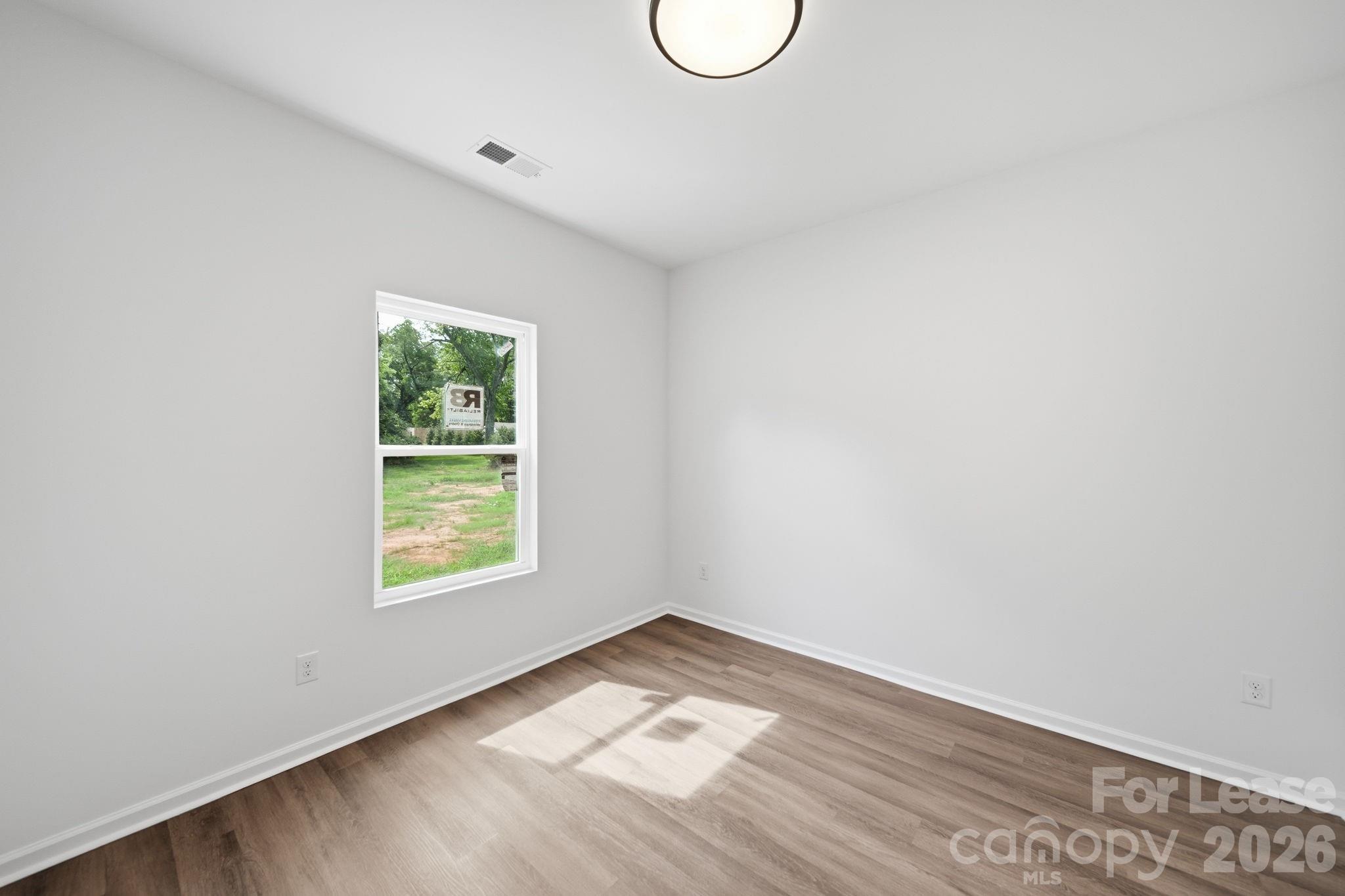 1533 S Battleground Avenue Property Photo 25
