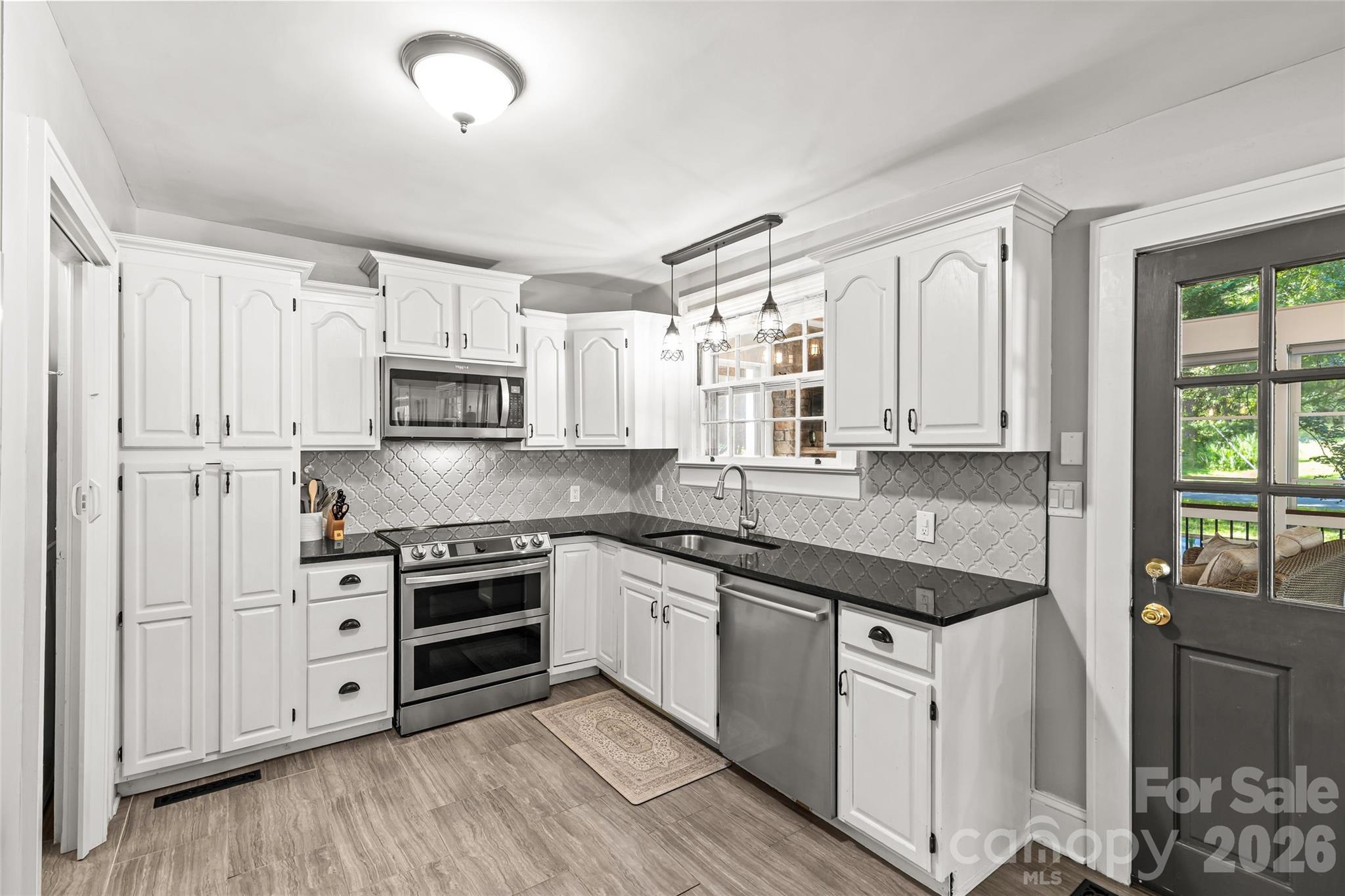 512 Bascom Street Property Photo 16