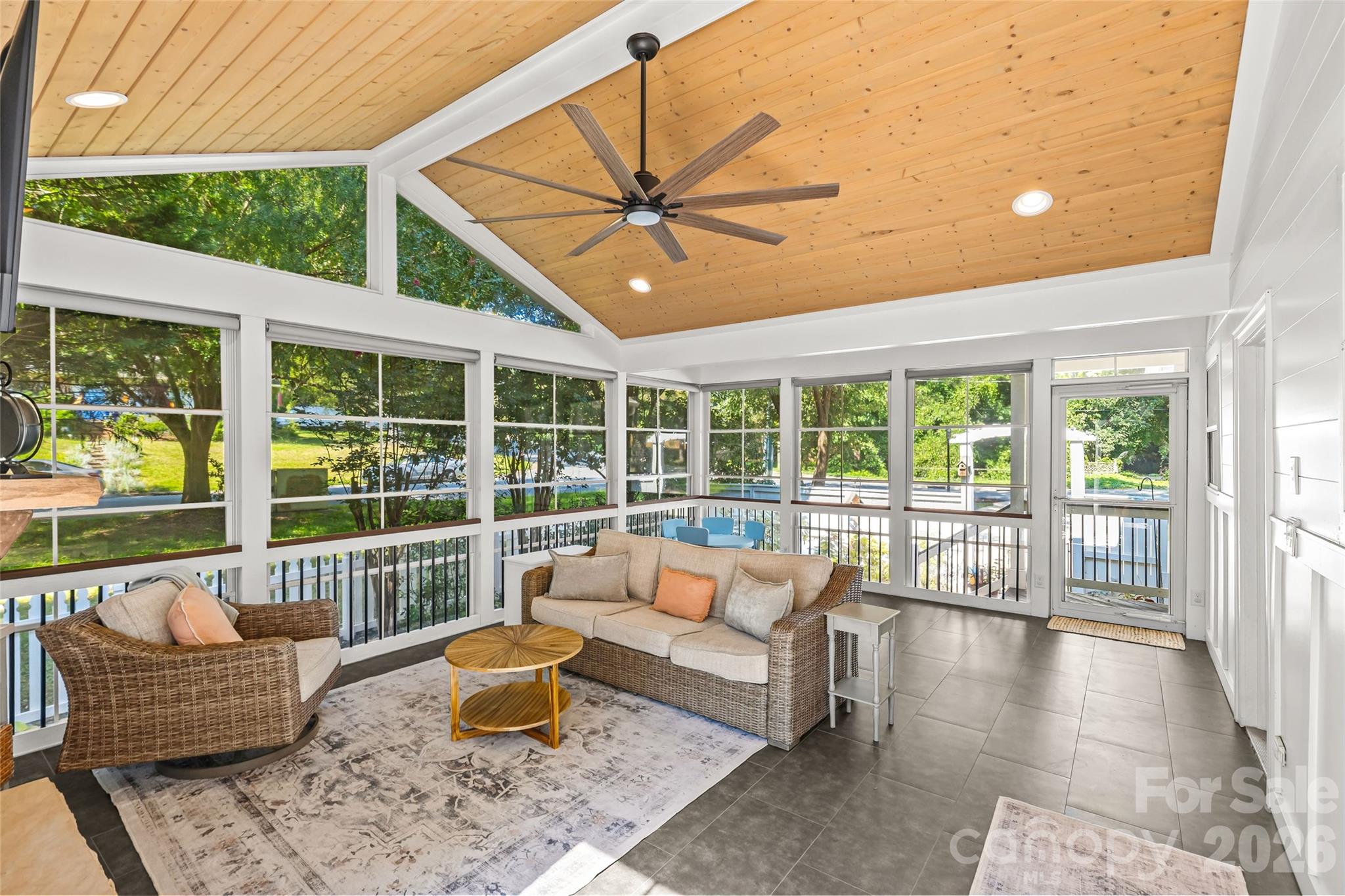 512 Bascom Street Property Photo 35