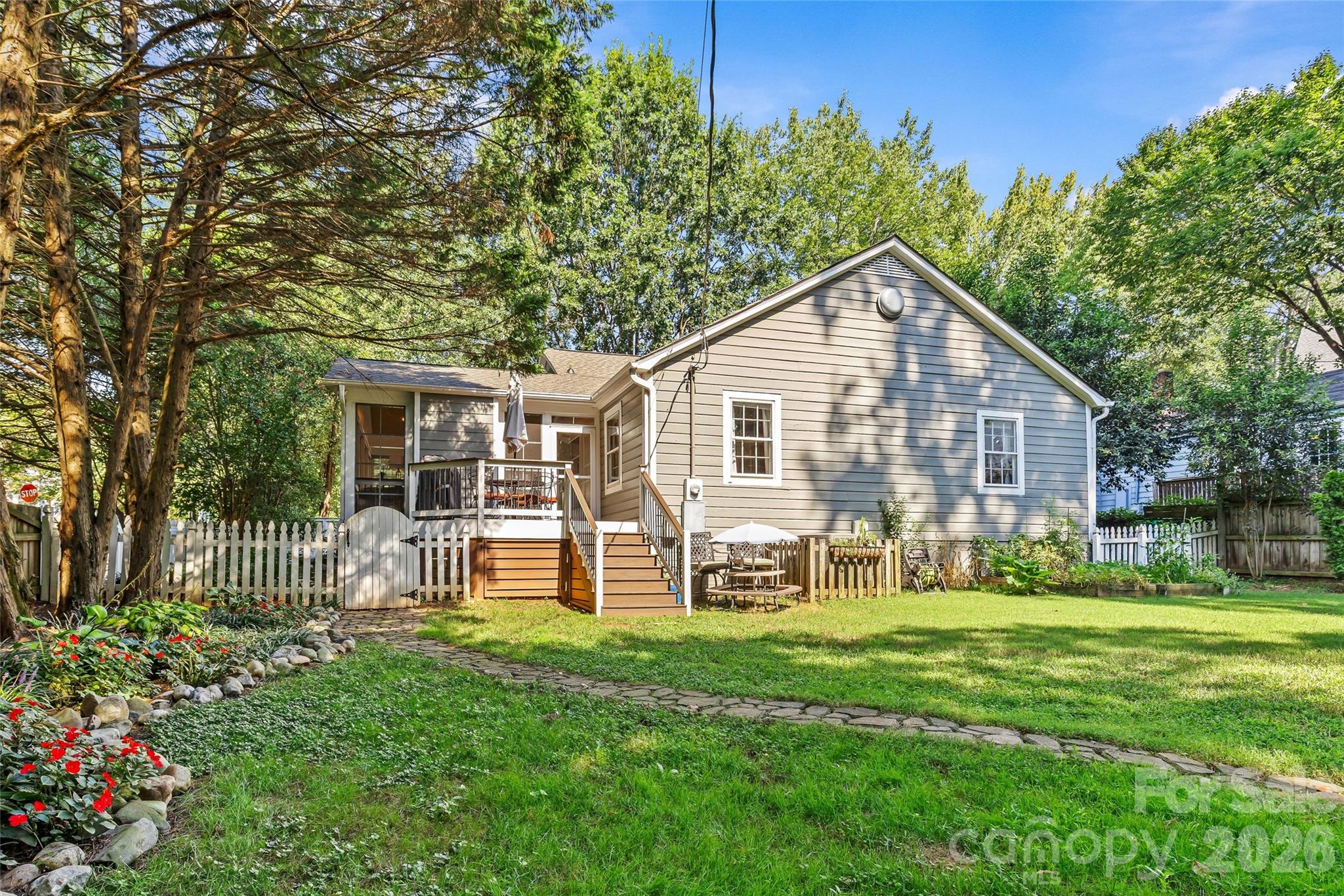 512 Bascom Street Property Photo 45