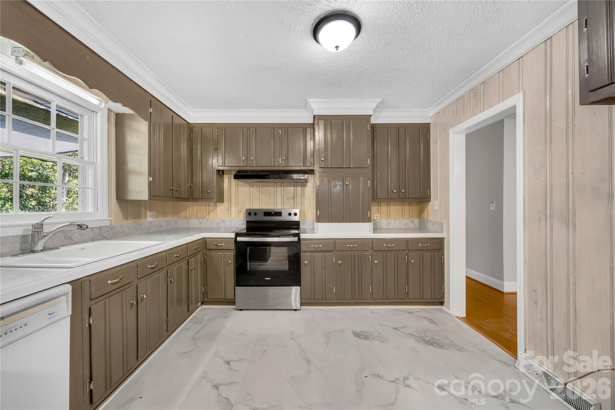 1012 Forest Drive Property Photo 6