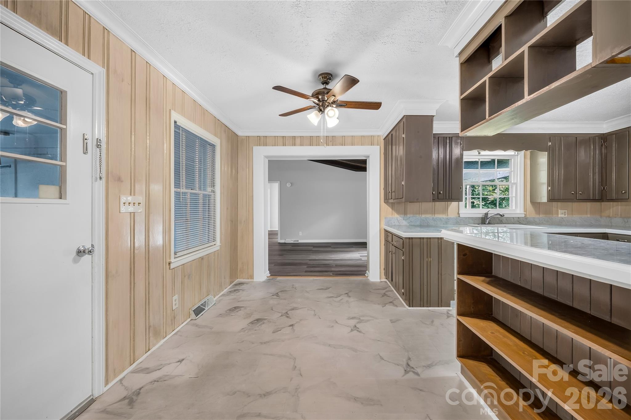 1012 Forest Drive Property Photo 10