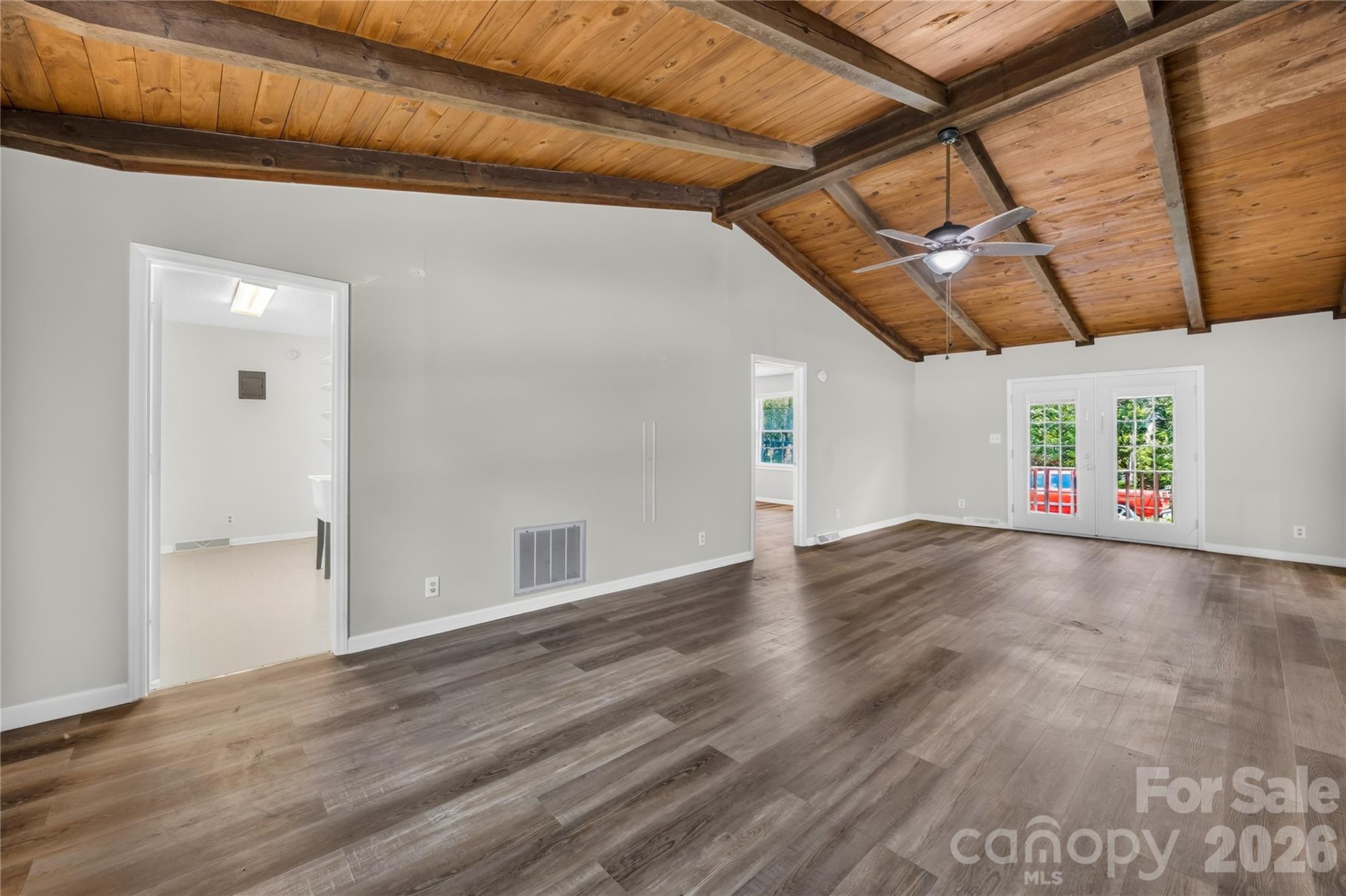 1012 Forest Drive Property Photo 13