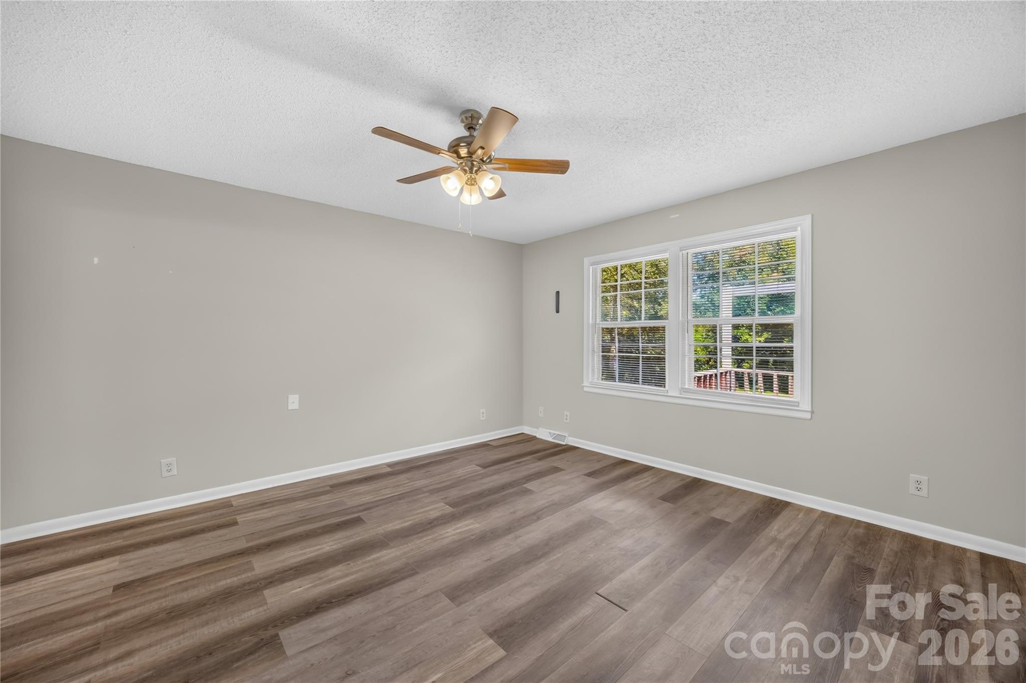1012 Forest Drive Property Photo 14