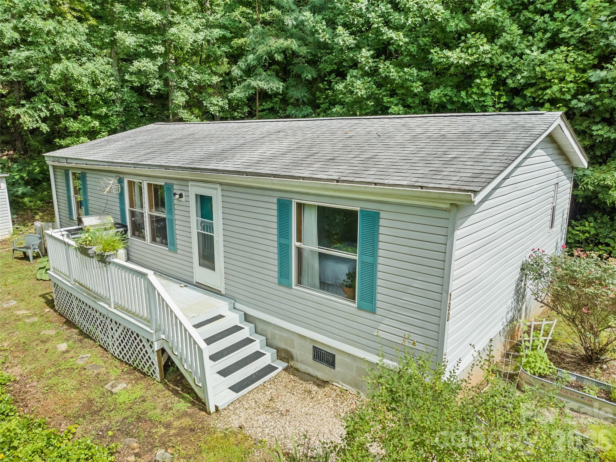 180 Hidden Meadow Drive Property Photo 2