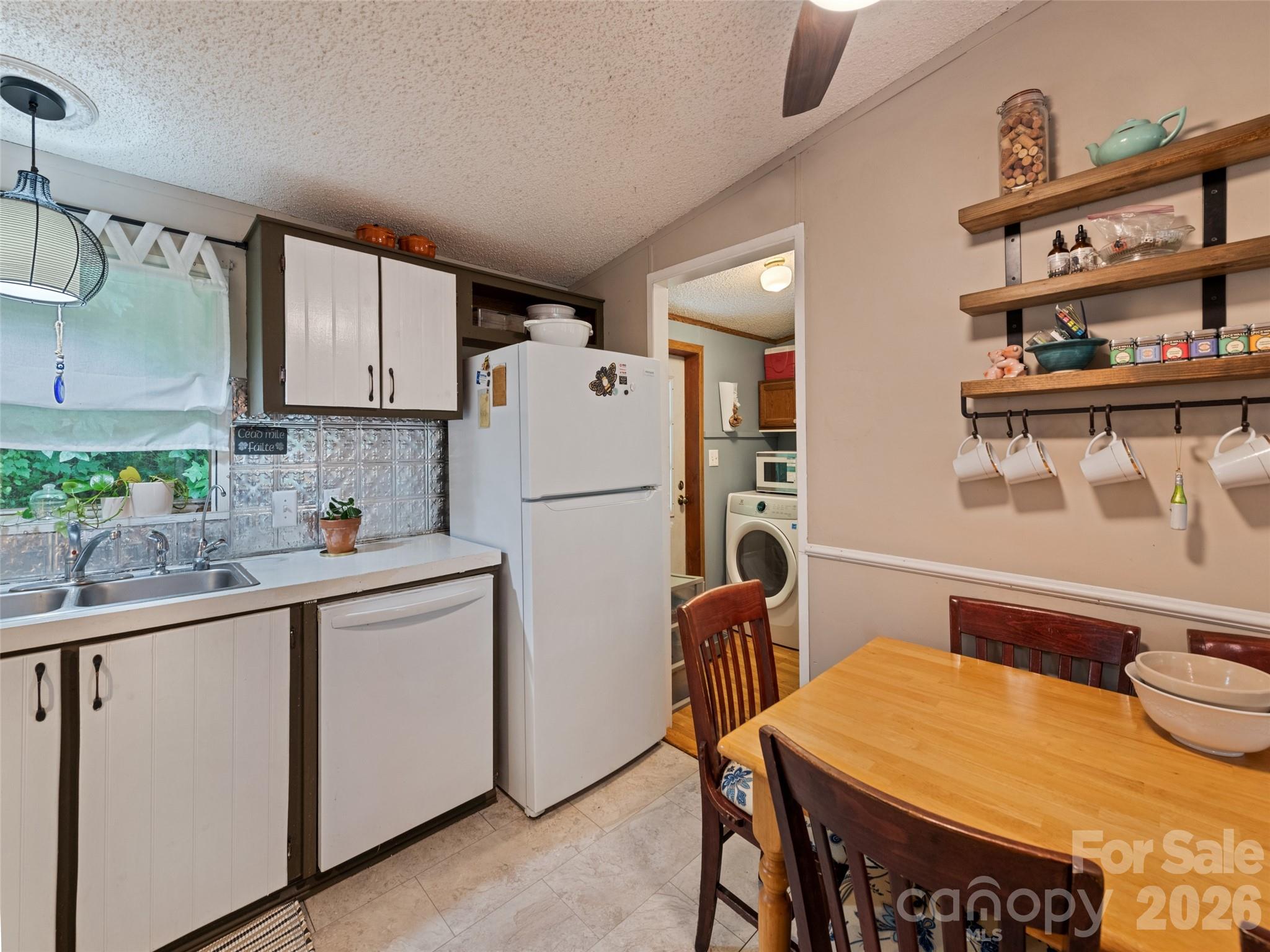 180 Hidden Meadow Drive Property Photo 14