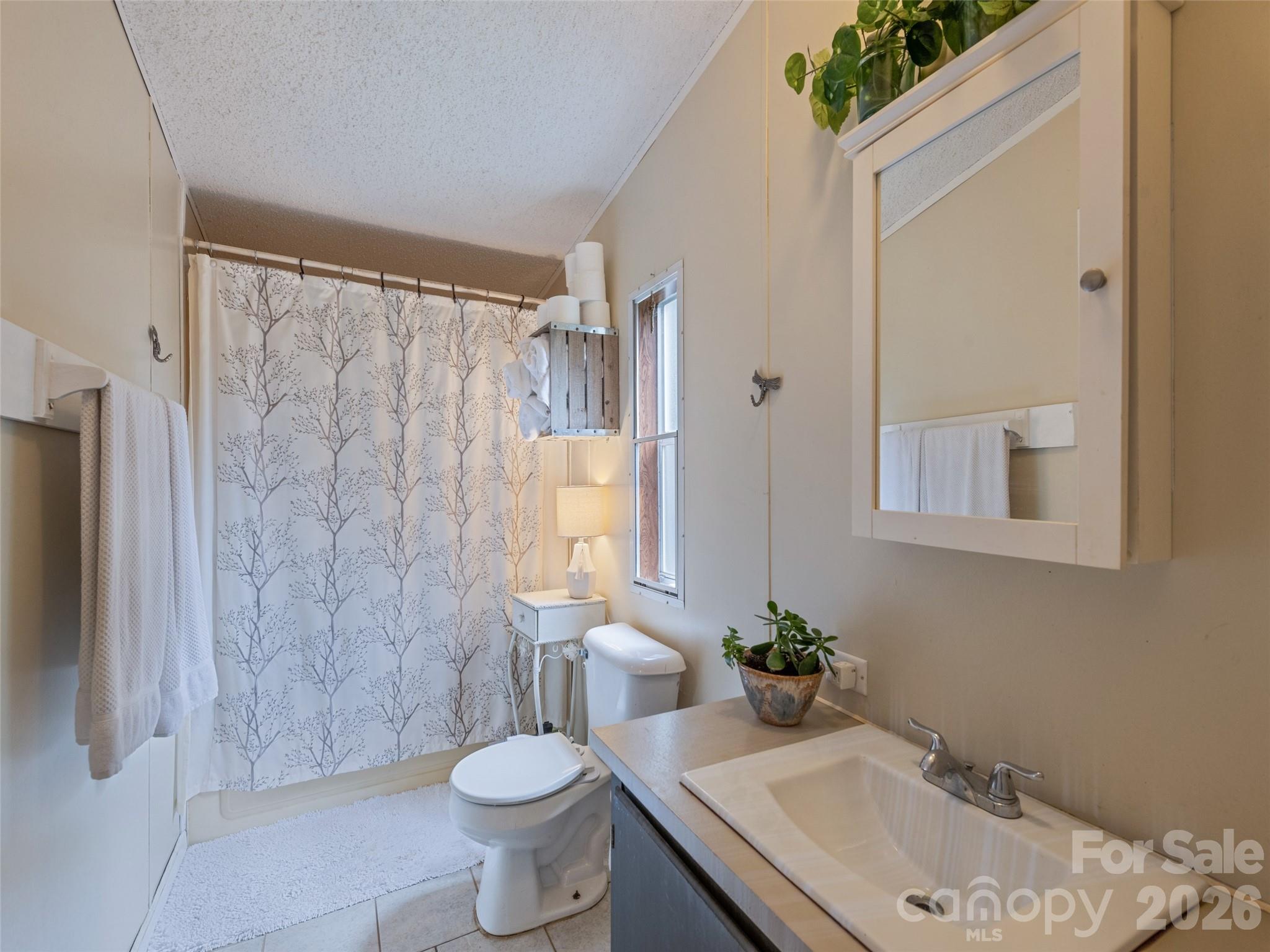 180 Hidden Meadow Drive Property Photo 18