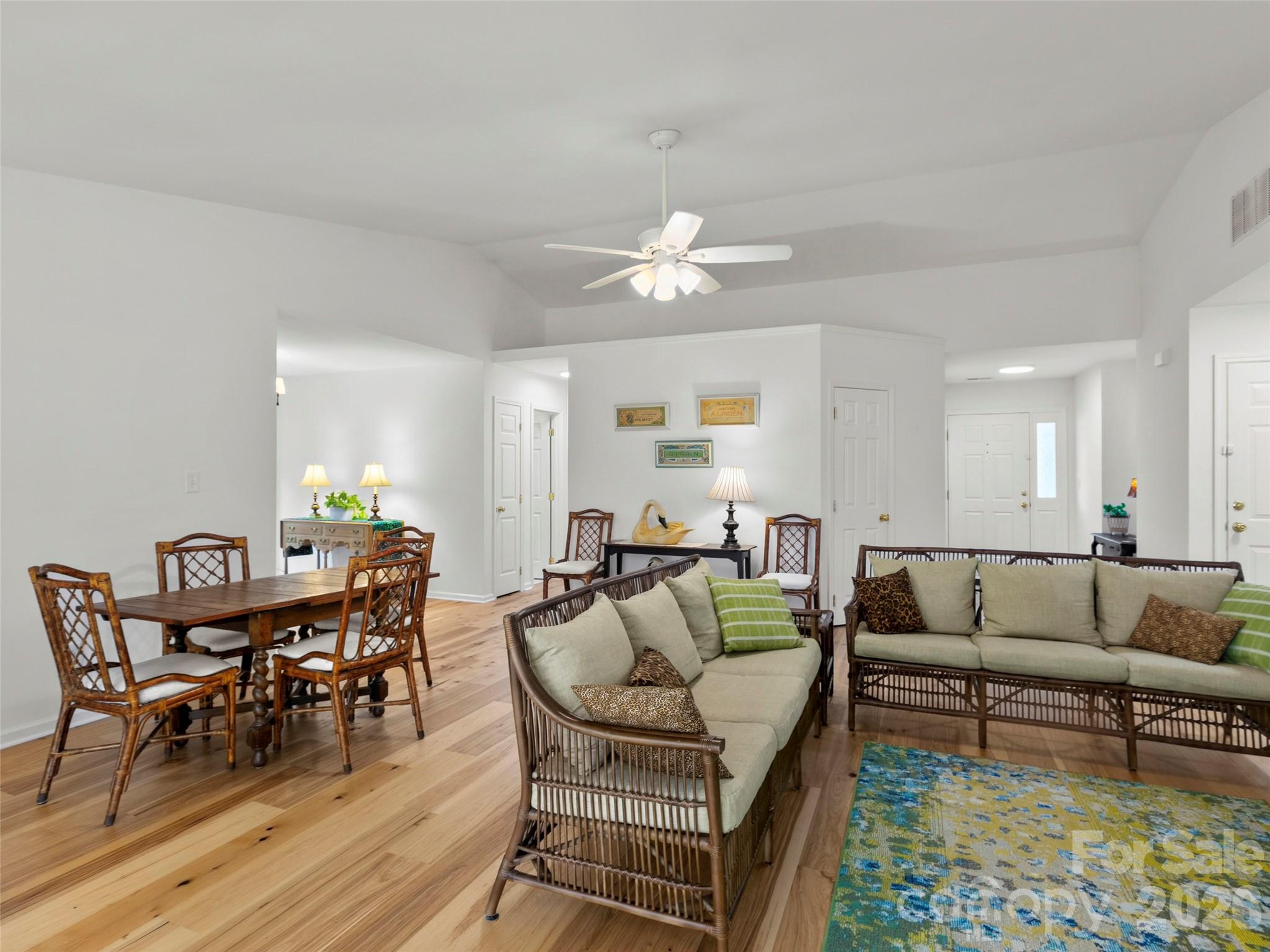 54 English Oak Road Property Photo 5