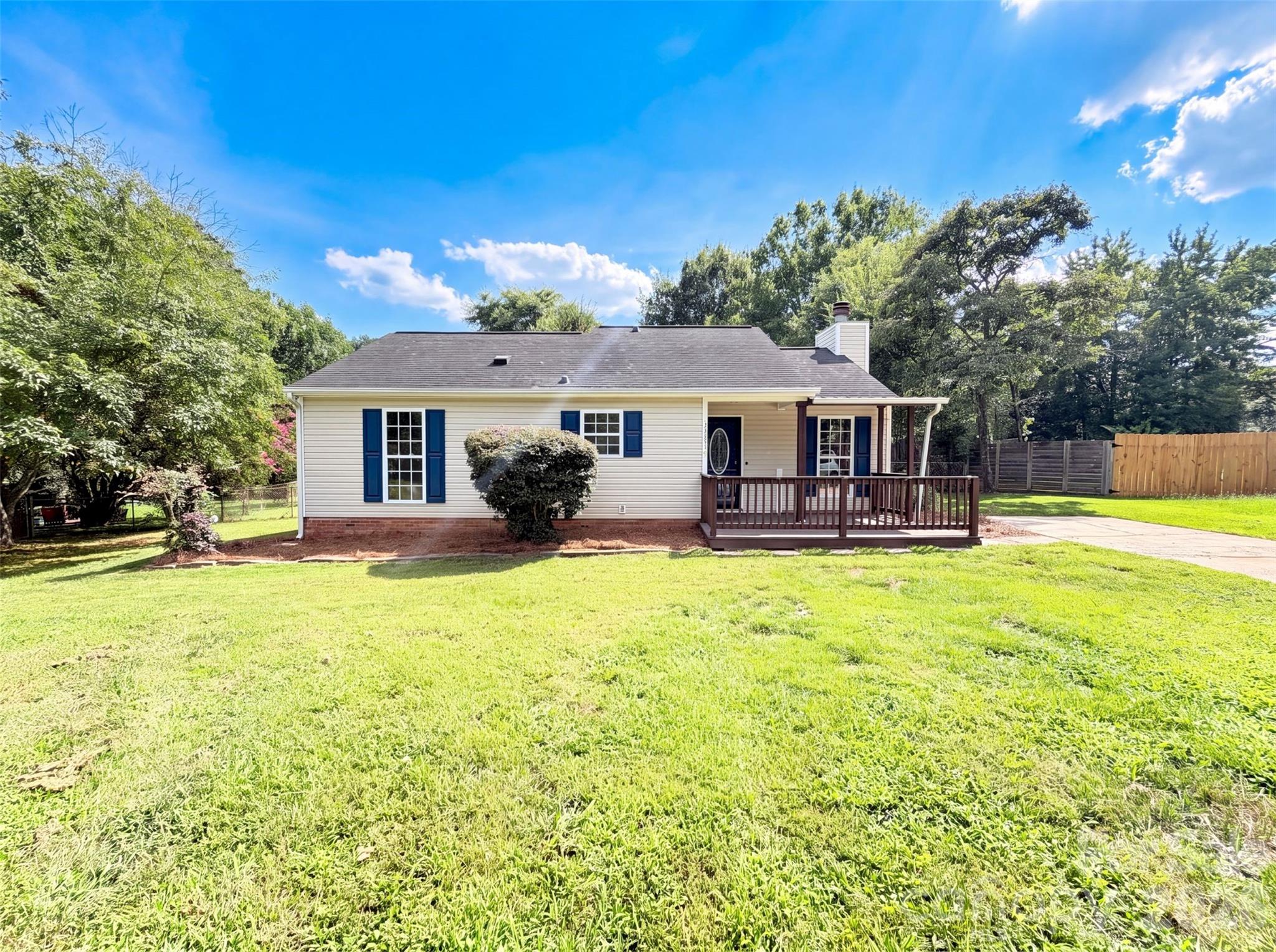 10244 Gloman Court Property Photo 1