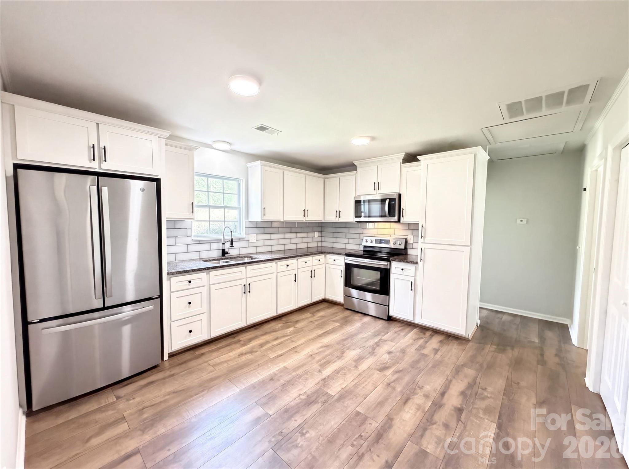 10244 Gloman Court Property Photo 2