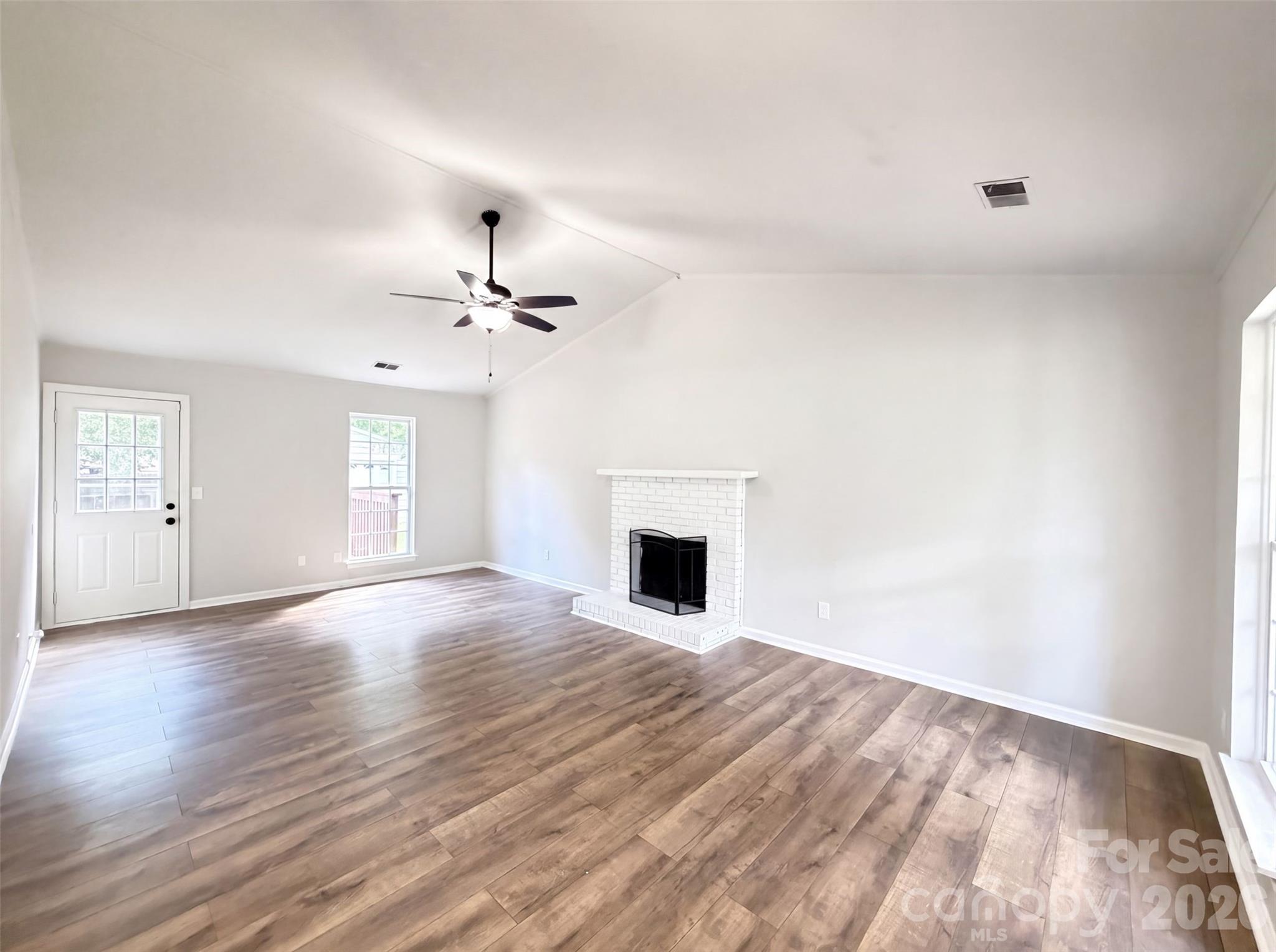 10244 Gloman Court Property Photo 3