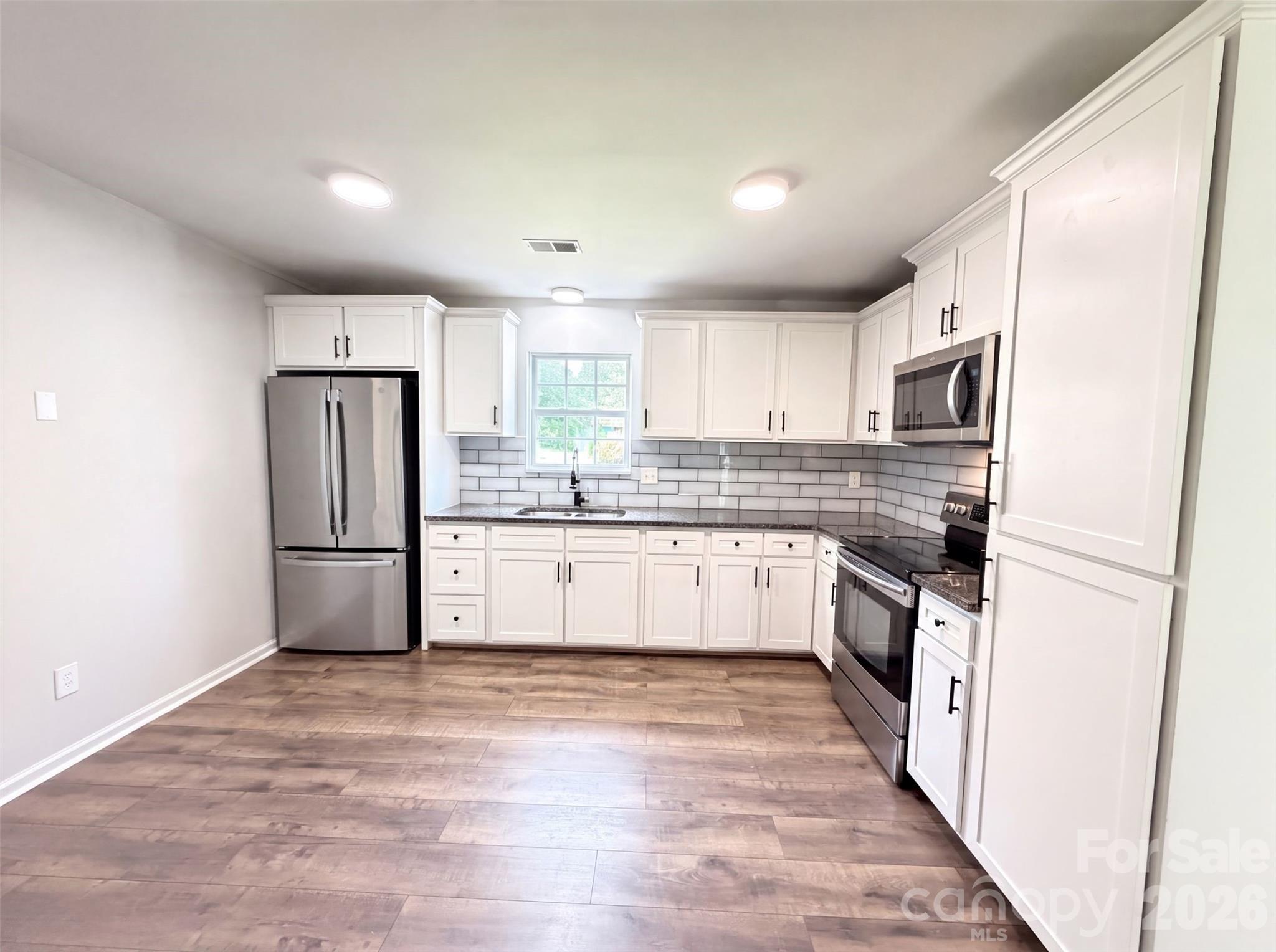 10244 Gloman Court Property Photo 6