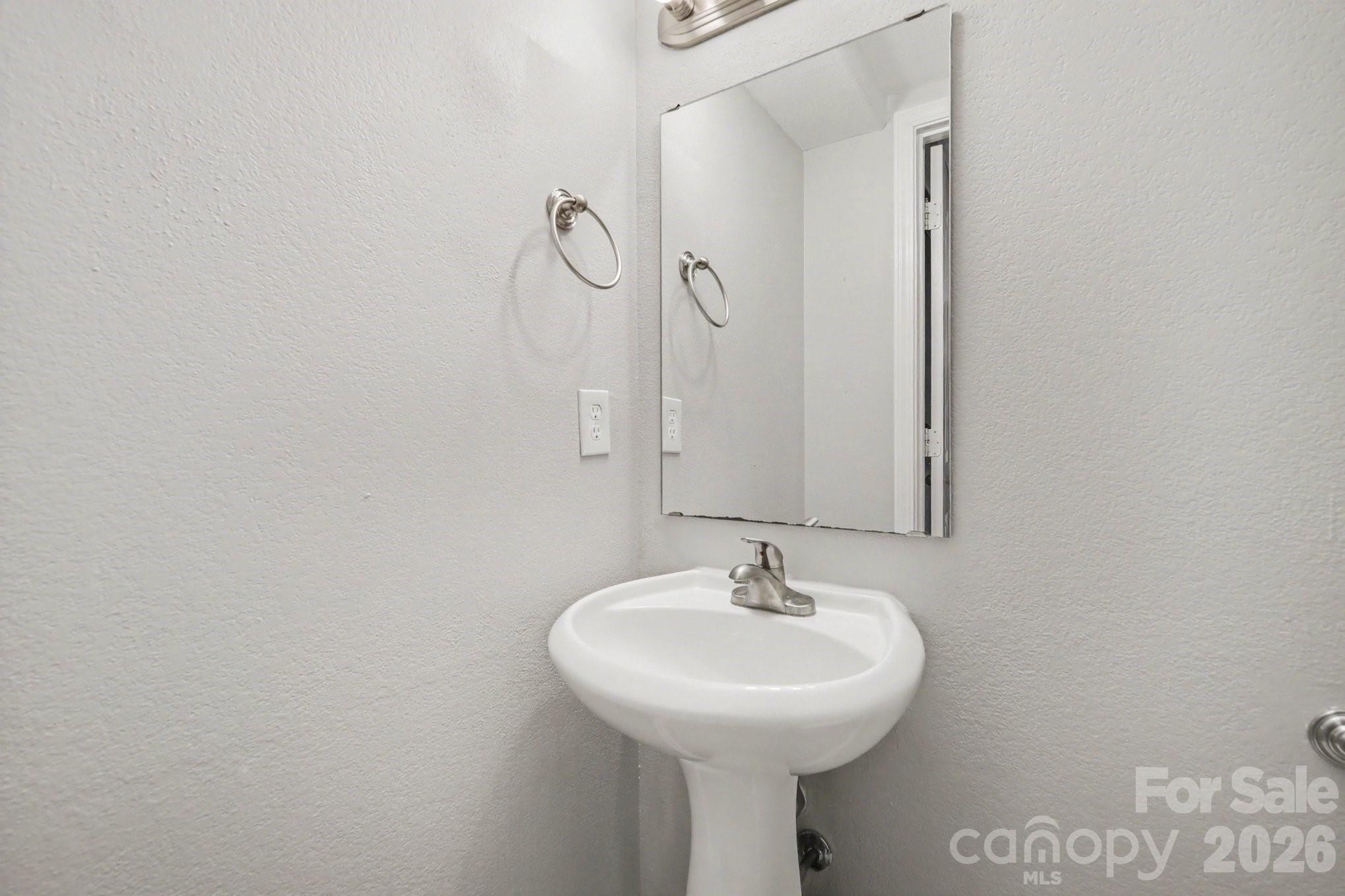 2877 Oasis Lane Property Photo 7