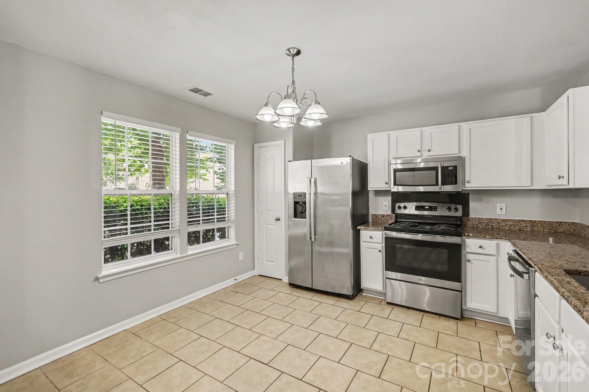2877 Oasis Lane Property Photo 12
