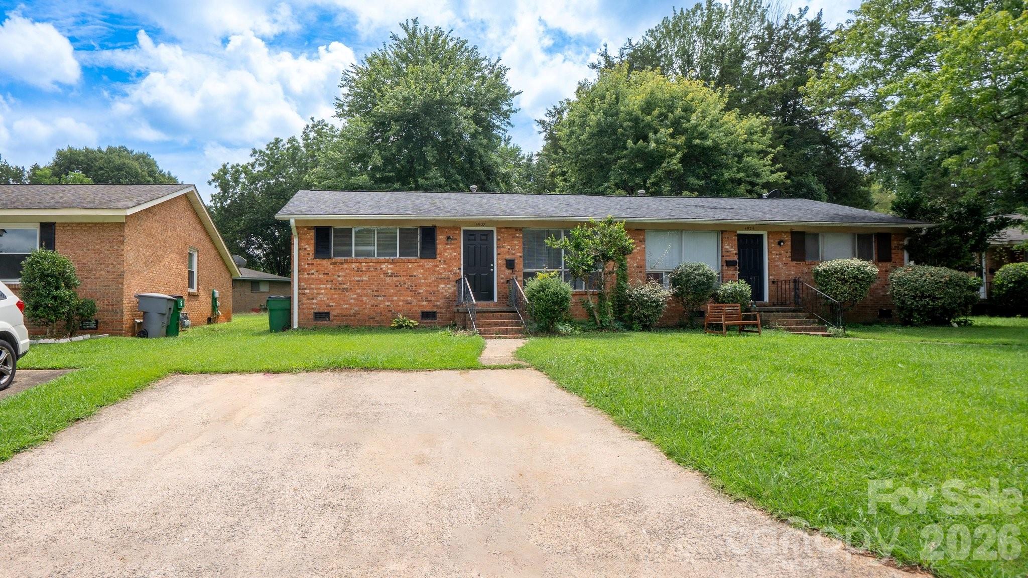4926 Malibu Drive Property Photo 1