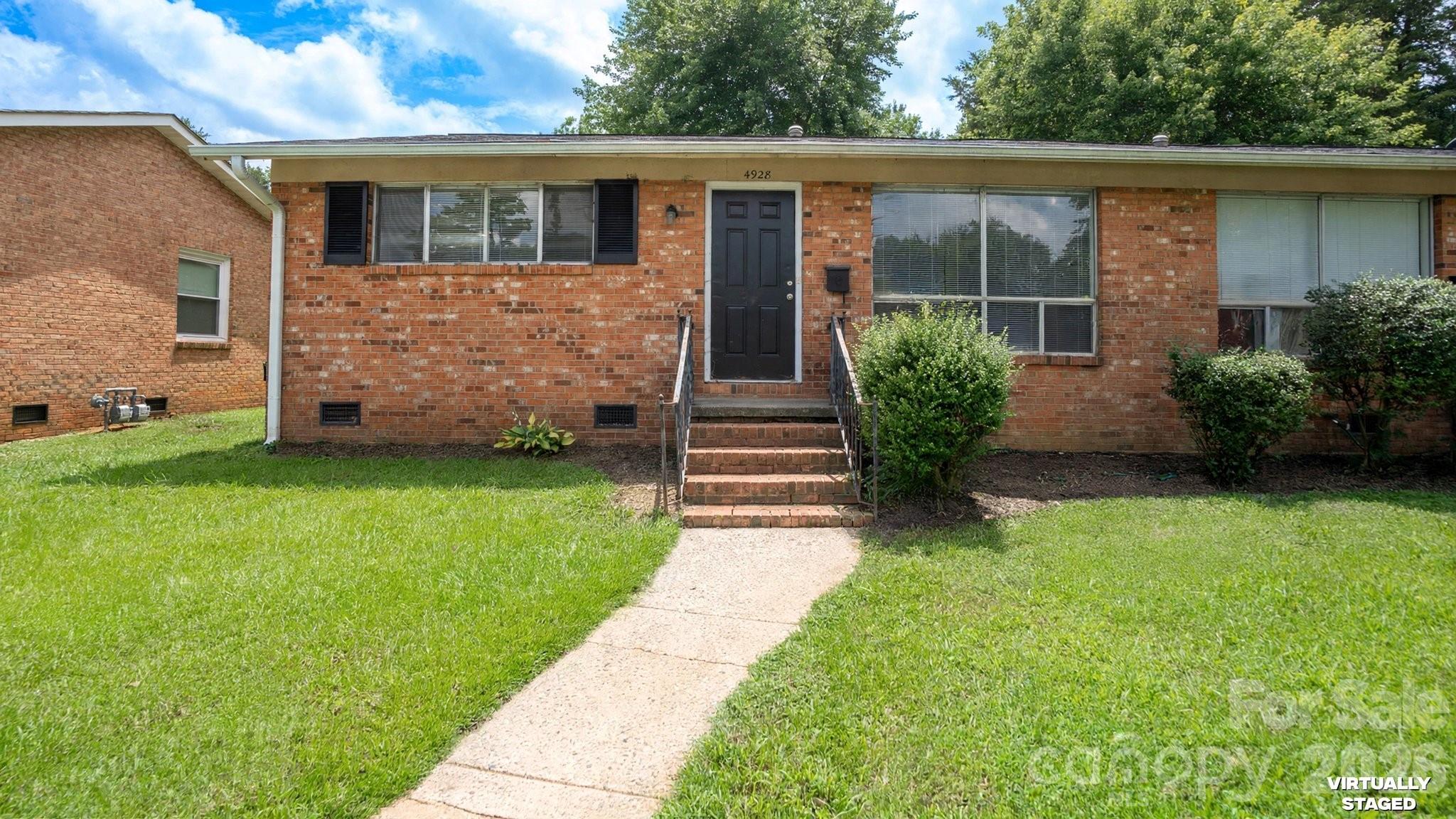 4926 Malibu Drive Property Photo 4
