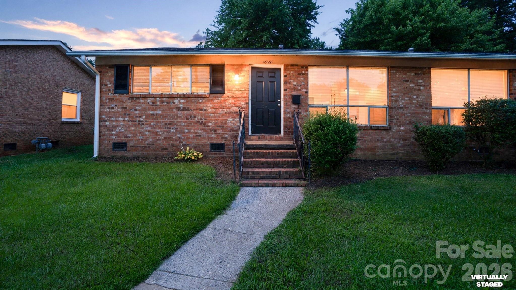 4926 Malibu Drive Property Photo 5