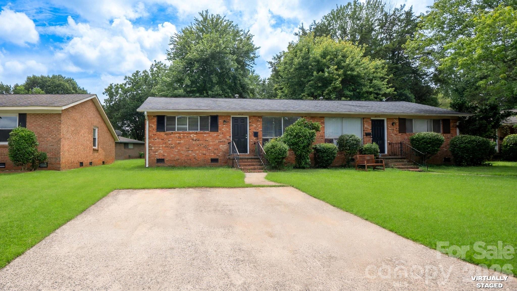 4926 Malibu Drive Property Photo 6
