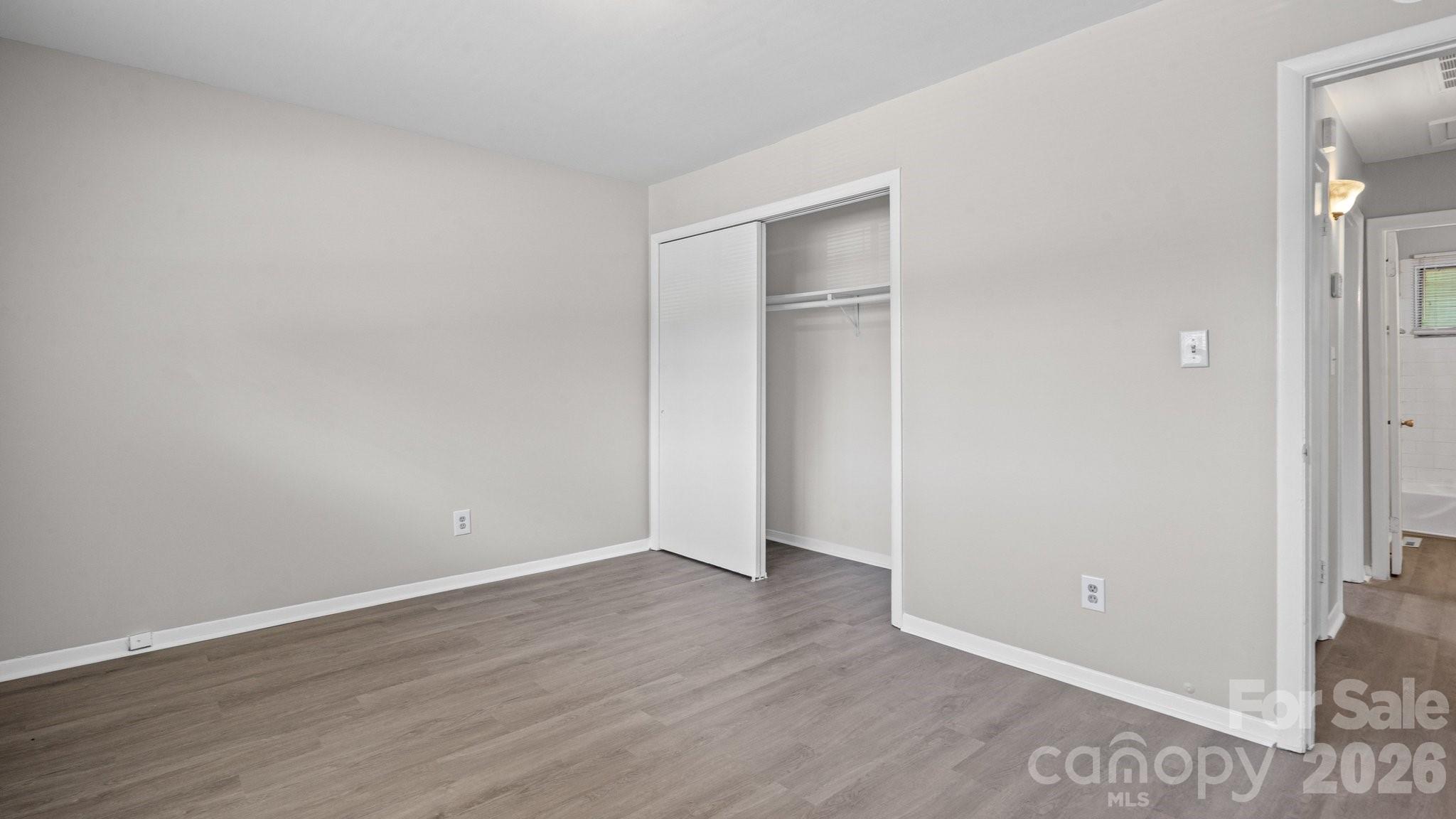 4926 Malibu Drive Property Photo 20