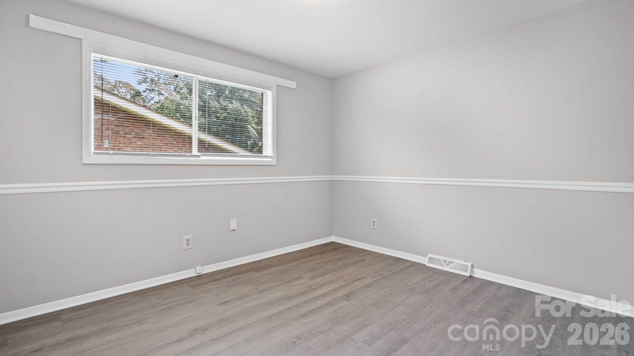 4926 Malibu Drive Property Photo 21