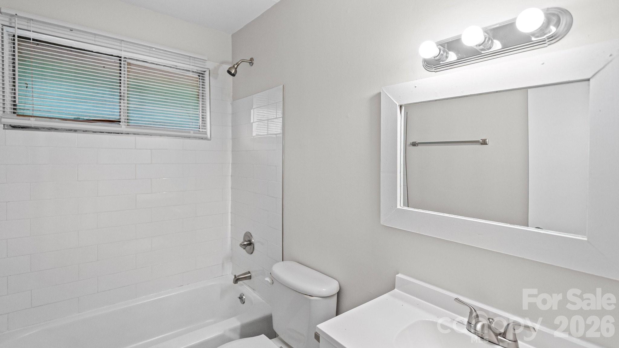 4926 Malibu Drive Property Photo 25