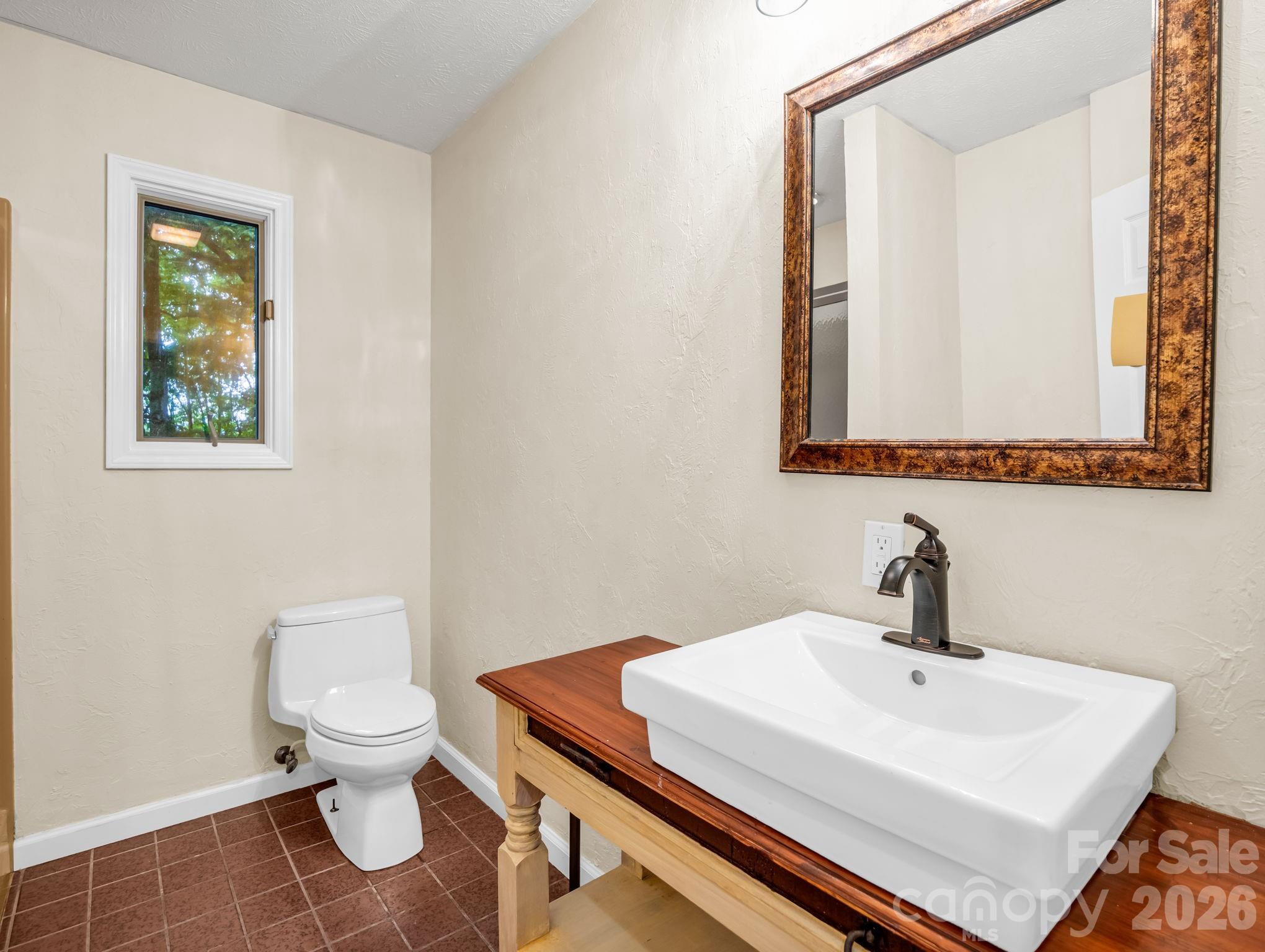 10 Chestnut Ridge Road Property Photo 28