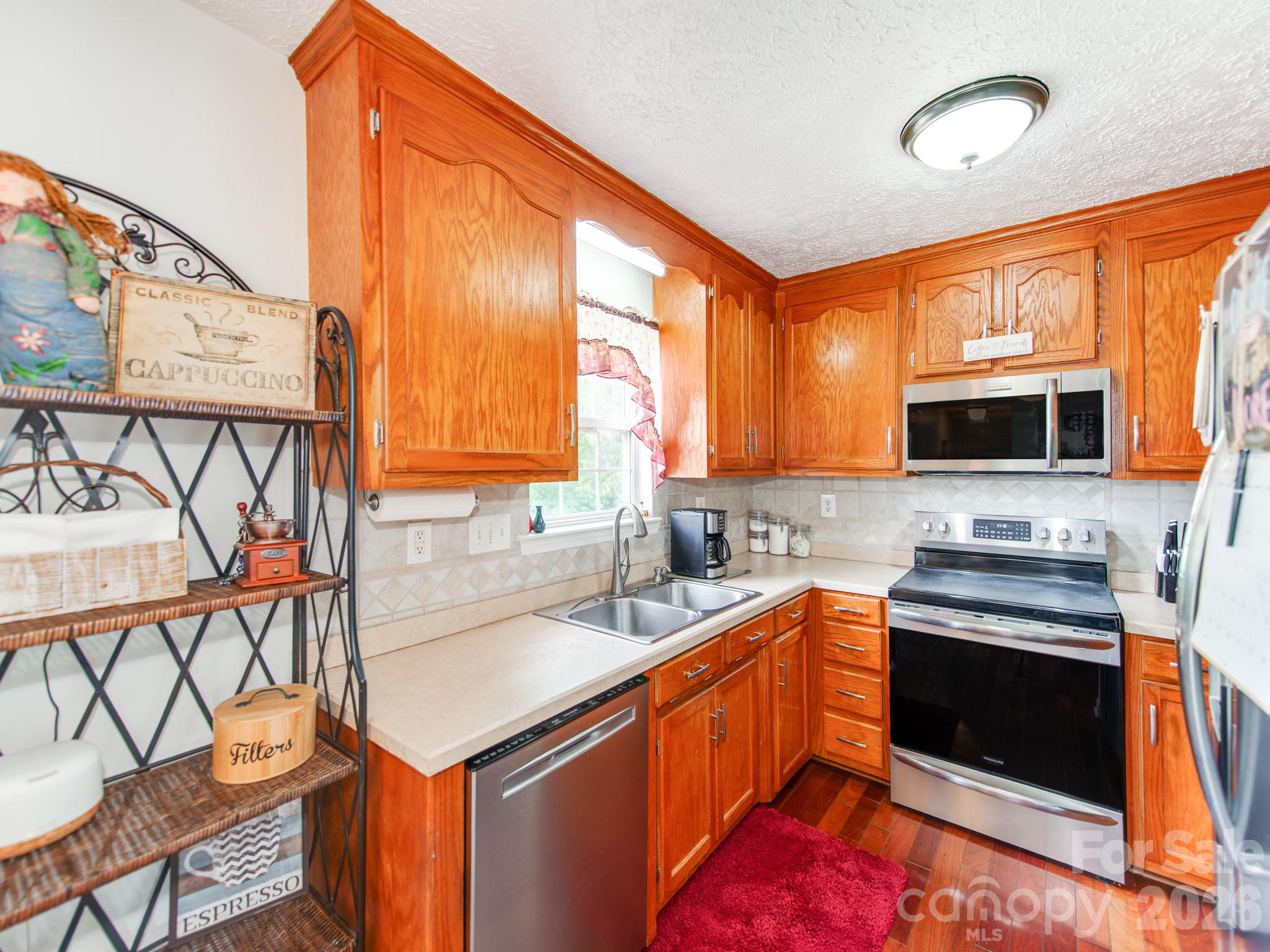 3163 River Road 1 Property Photo 10