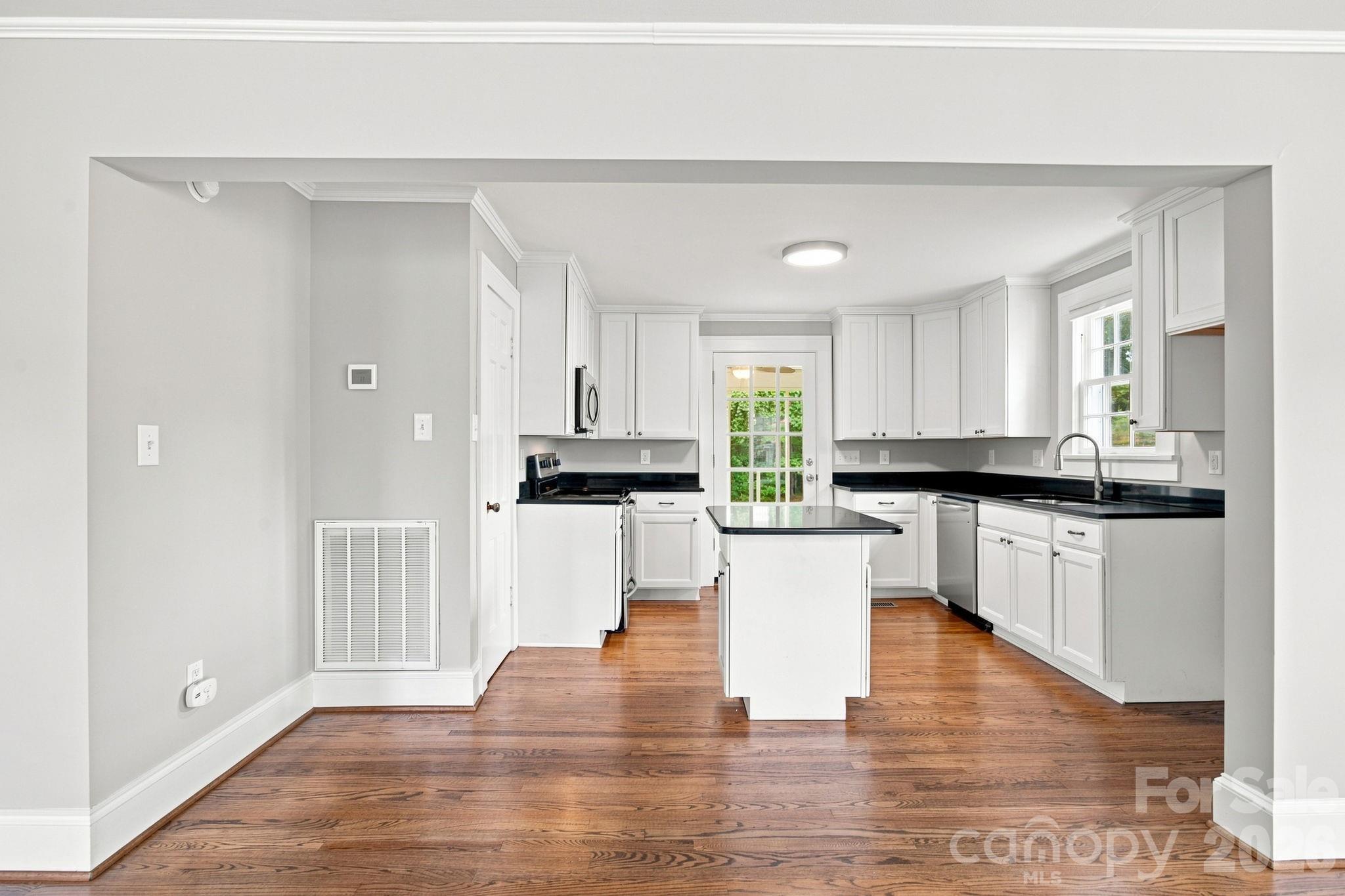 403 W Peeler Street Property Photo 12