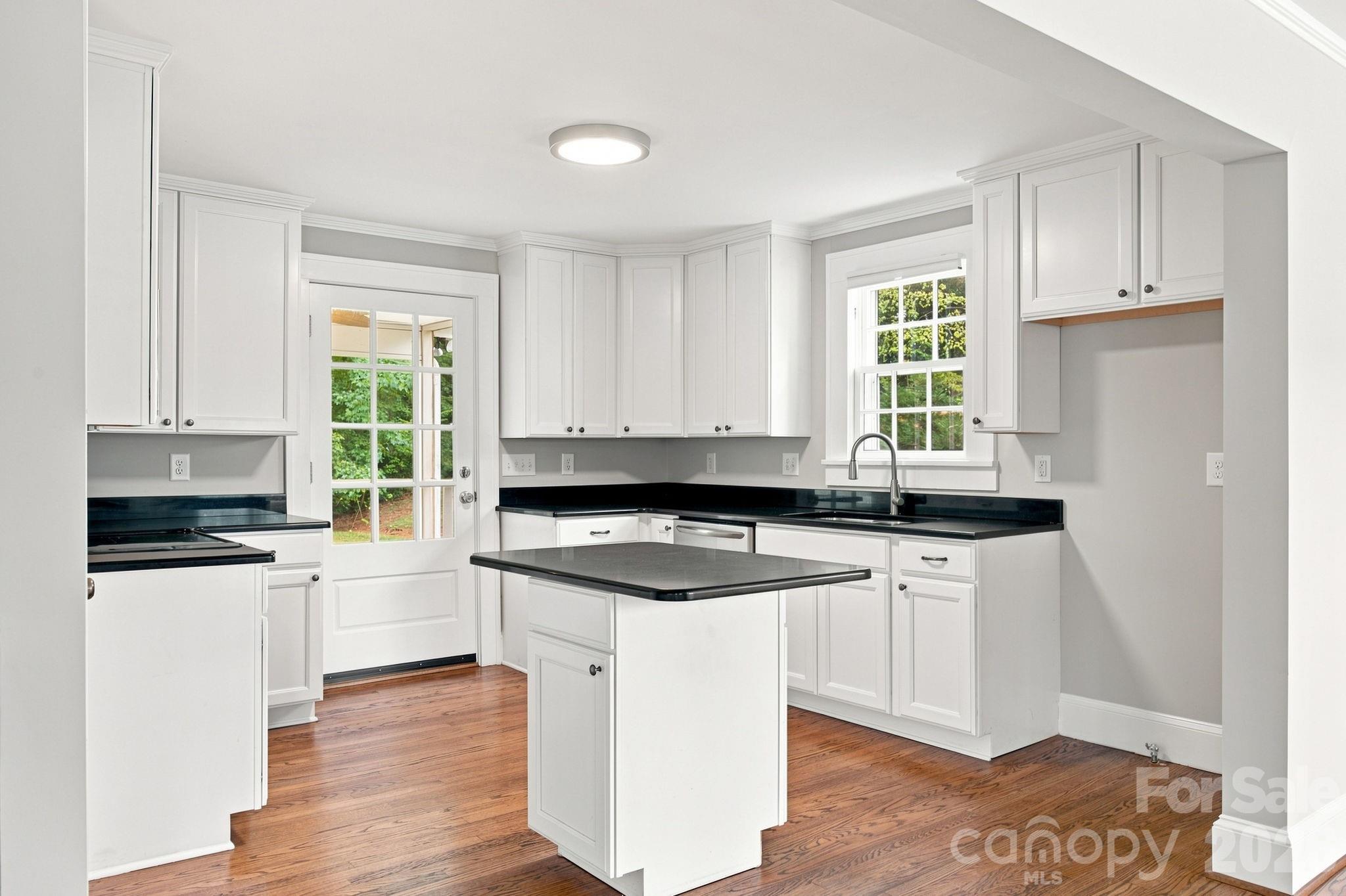 403 W Peeler Street Property Photo 13