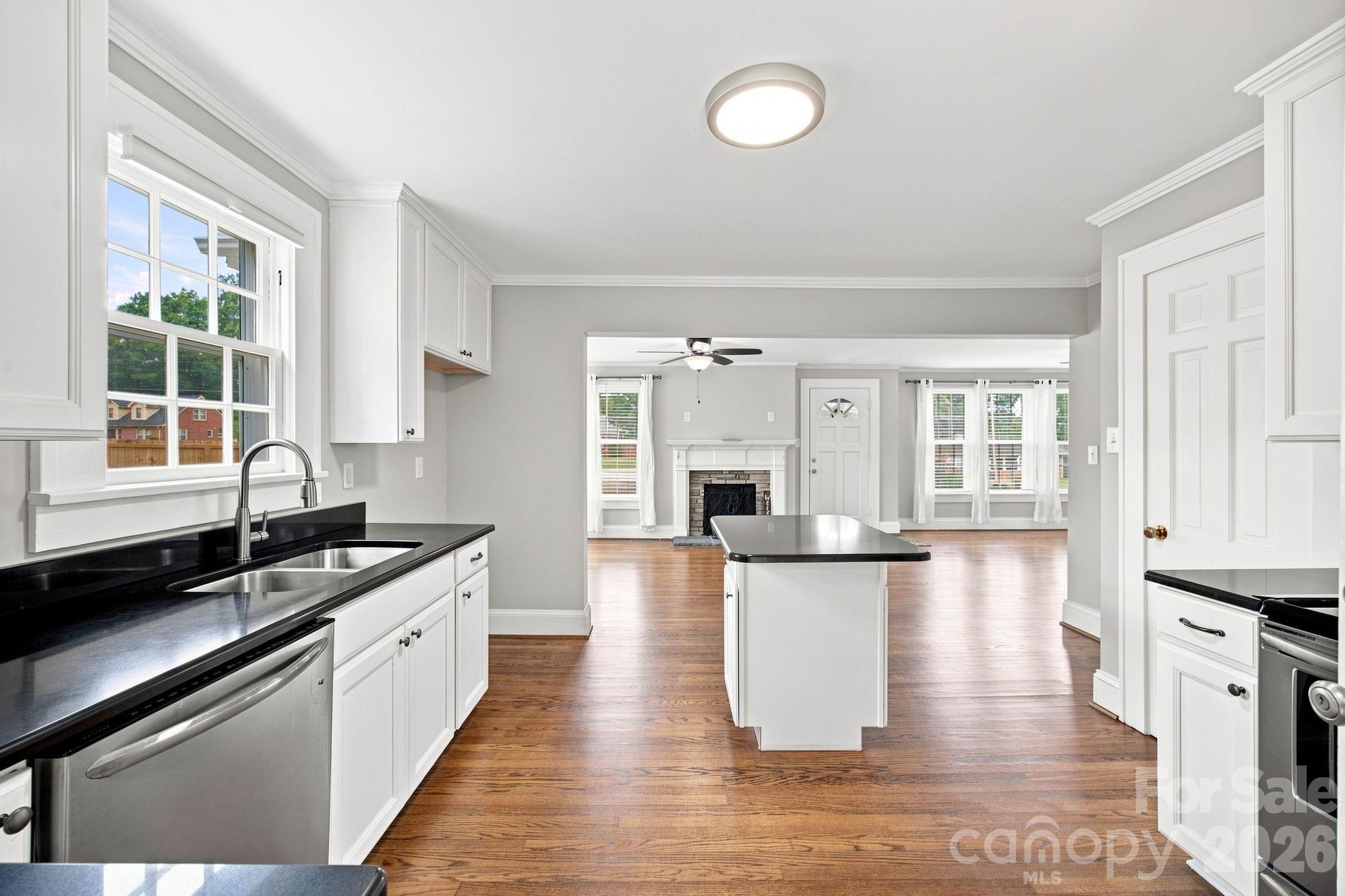 403 W Peeler Street Property Photo 15