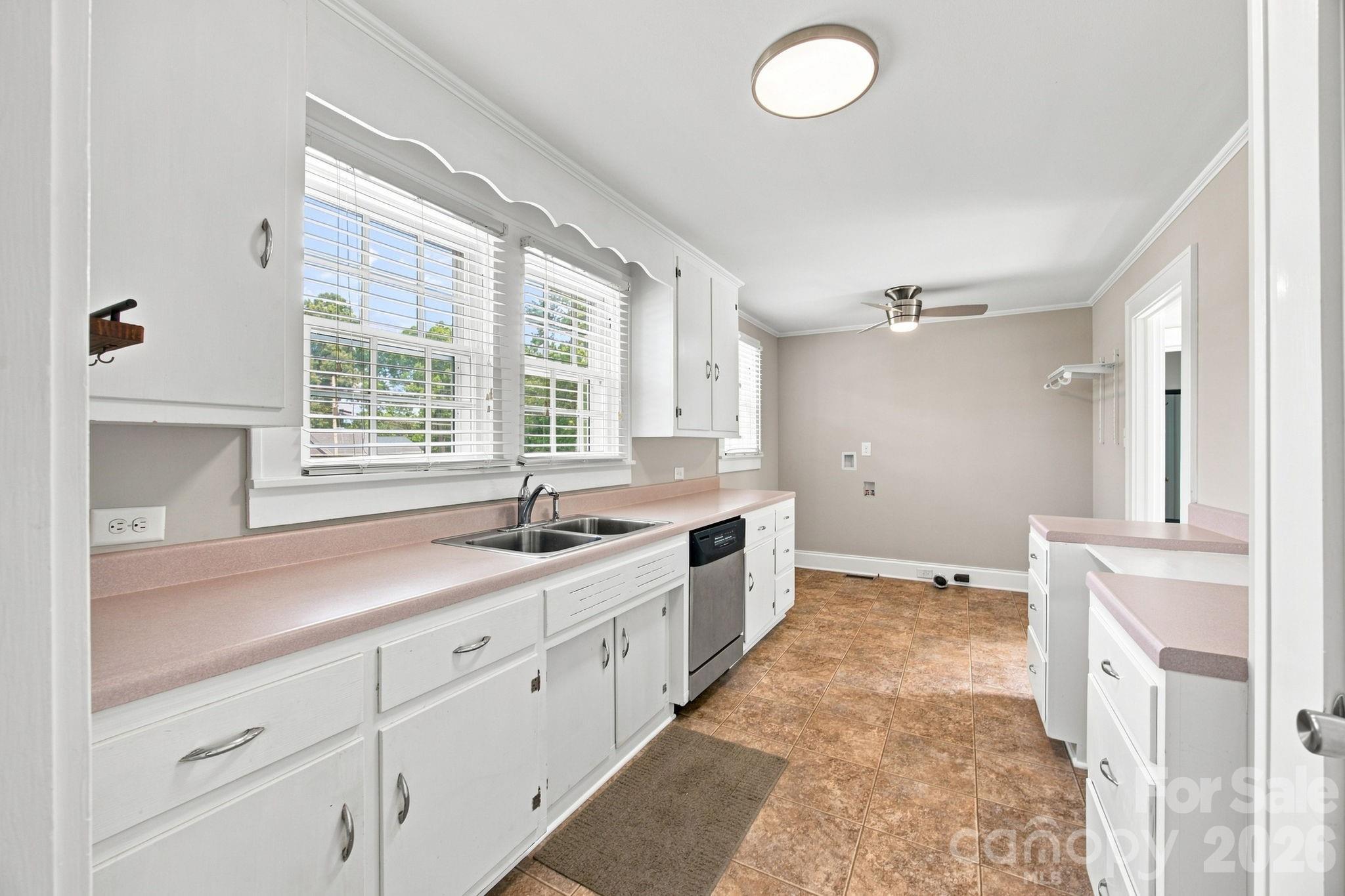 403 W Peeler Street Property Photo 17