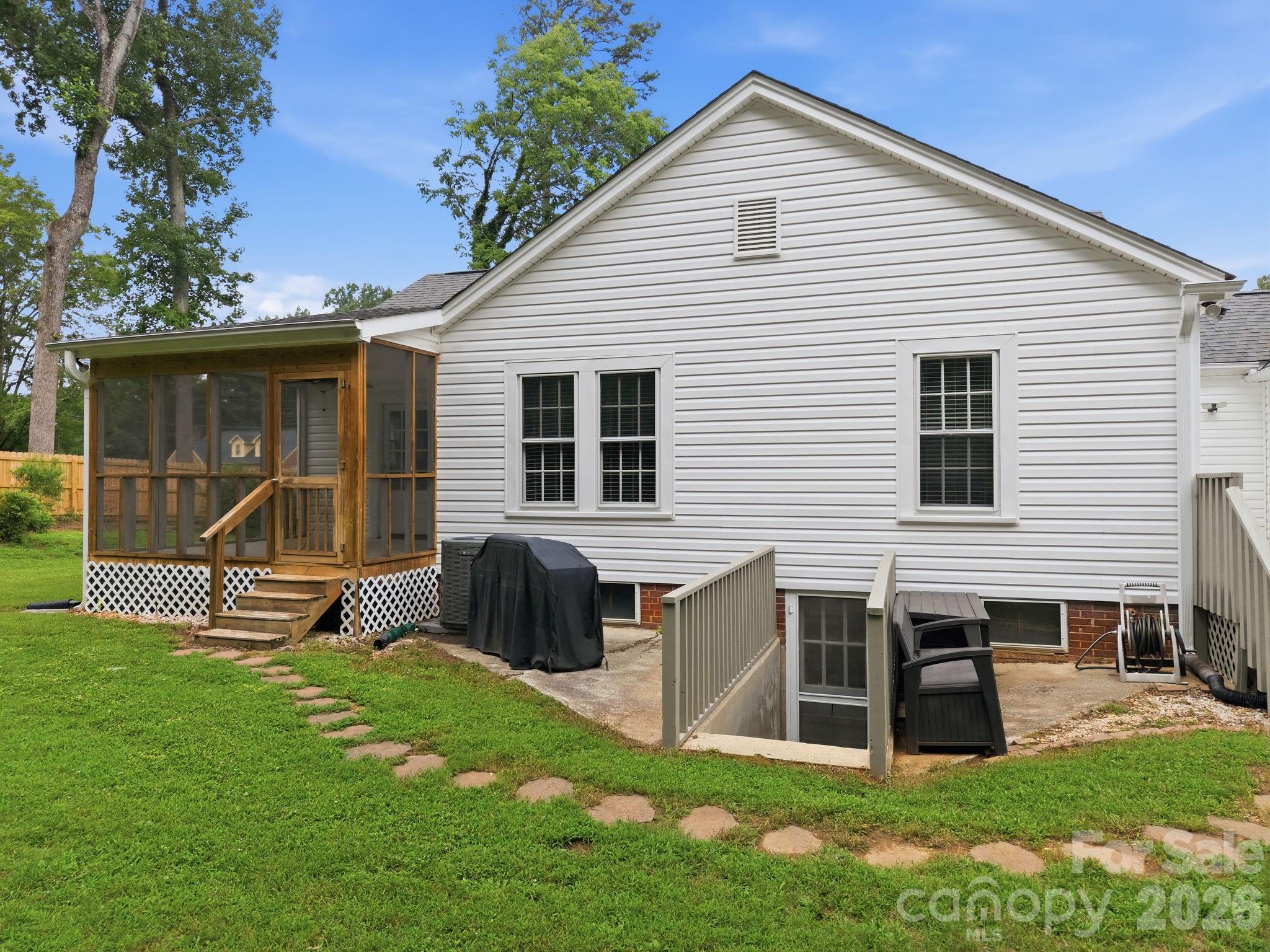 403 W Peeler Street Property Photo 39
