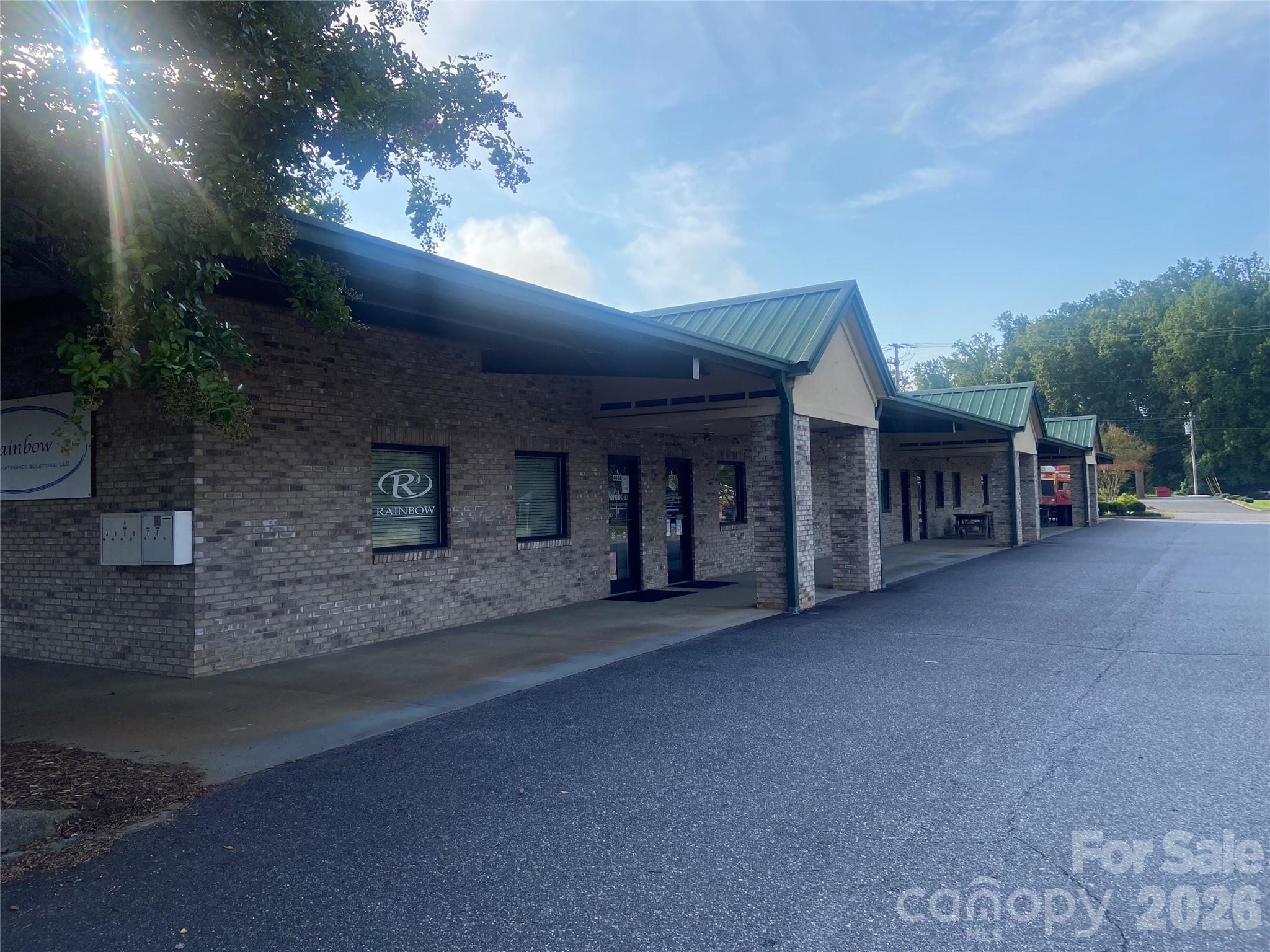 408 W Fleming Drive Property Photo 2