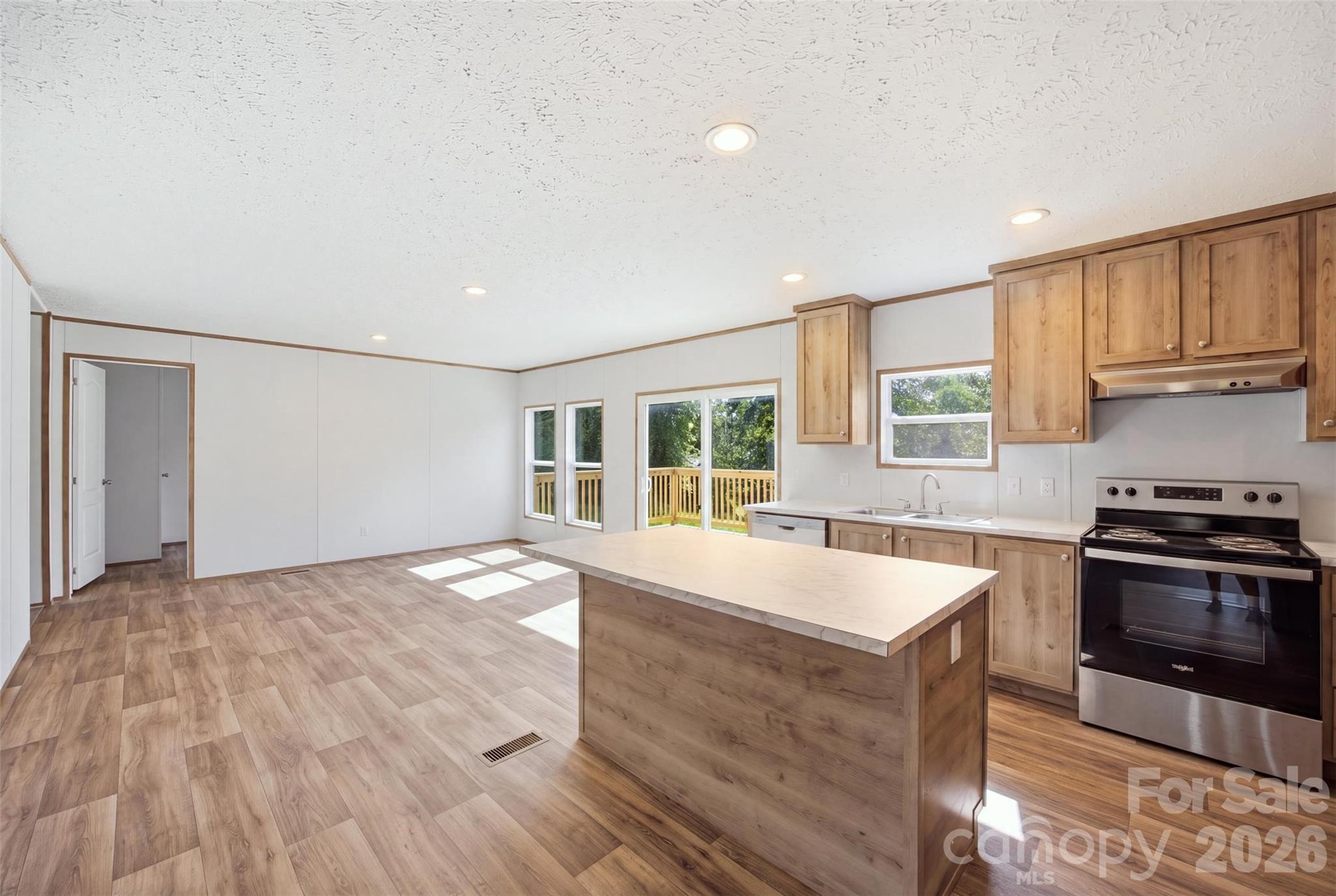 6086 Windover Creek Lane Property Photo 9