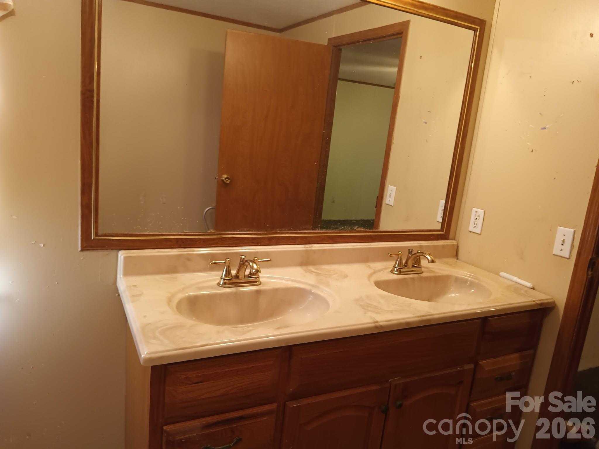 60 Rolling Creek Drive Property Photo 6